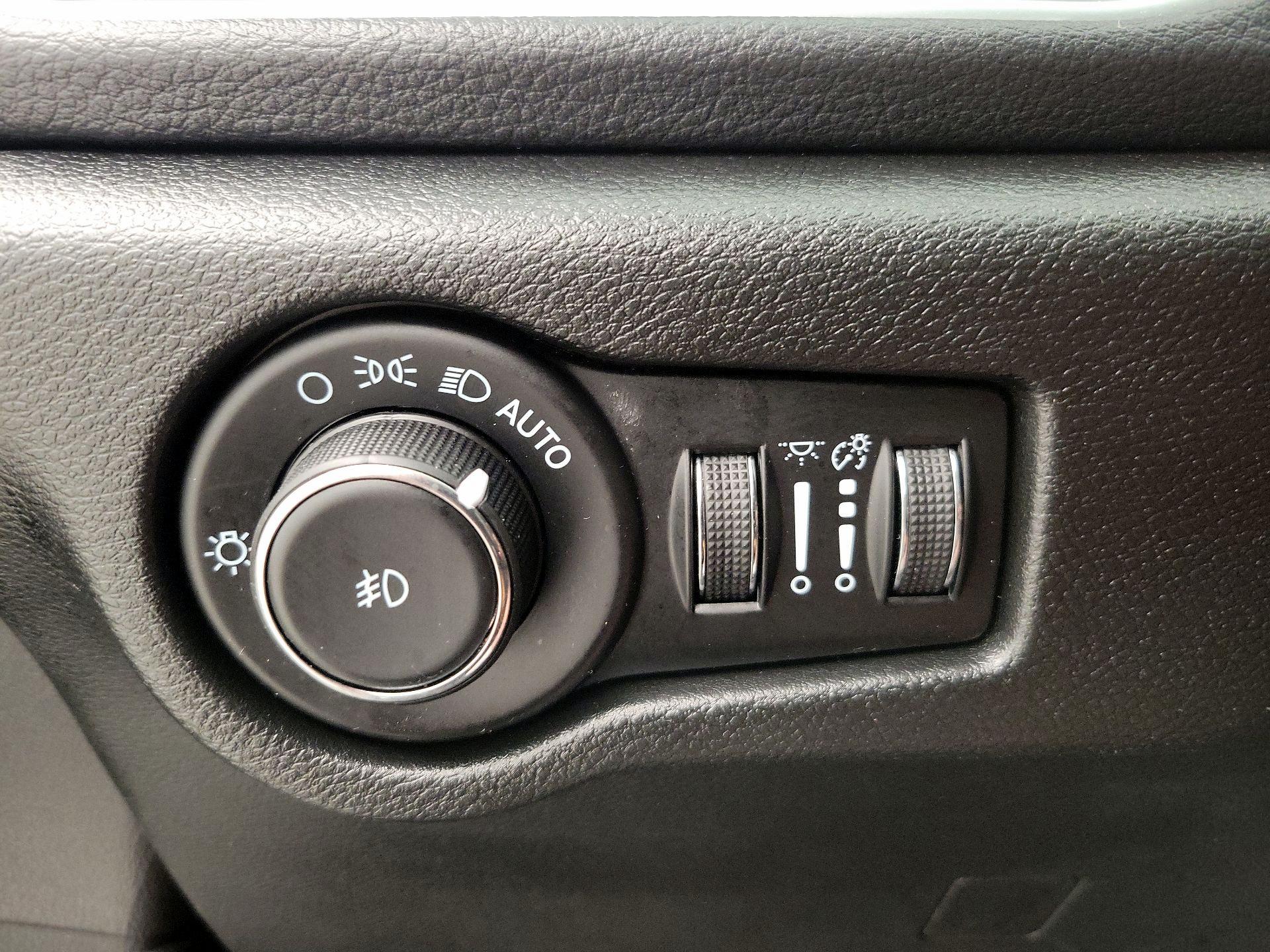 Thumbnail: 2023 Chrysler Pacifica - 13