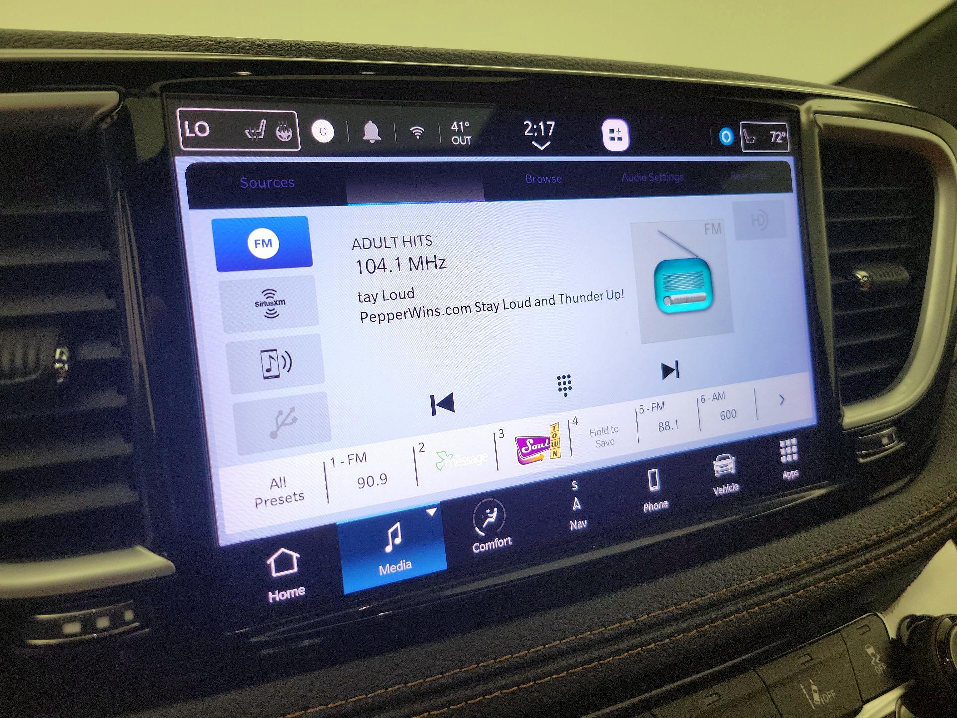 Thumbnail: 2023 Chrysler Pacifica - 16