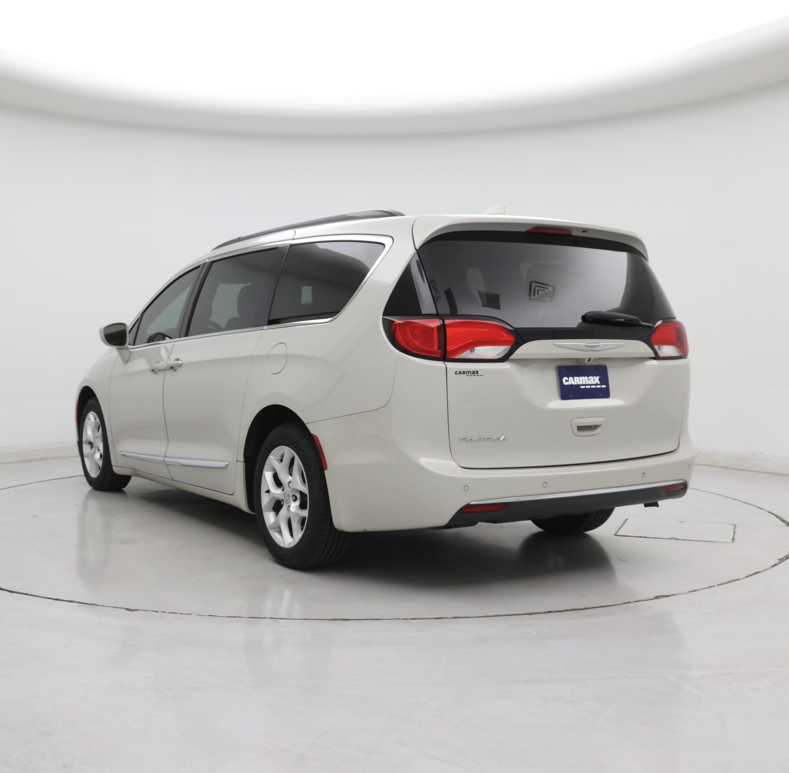 Thumbnail: 2017 Chrysler Pacifica - 2