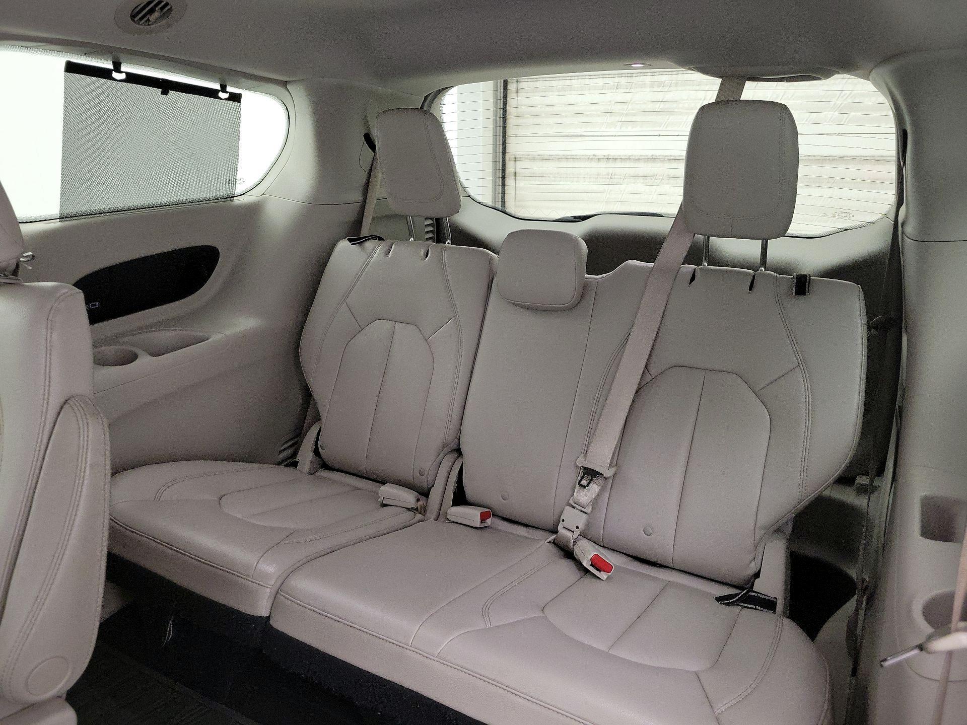 Thumbnail: 2017 Chrysler Pacifica - 20