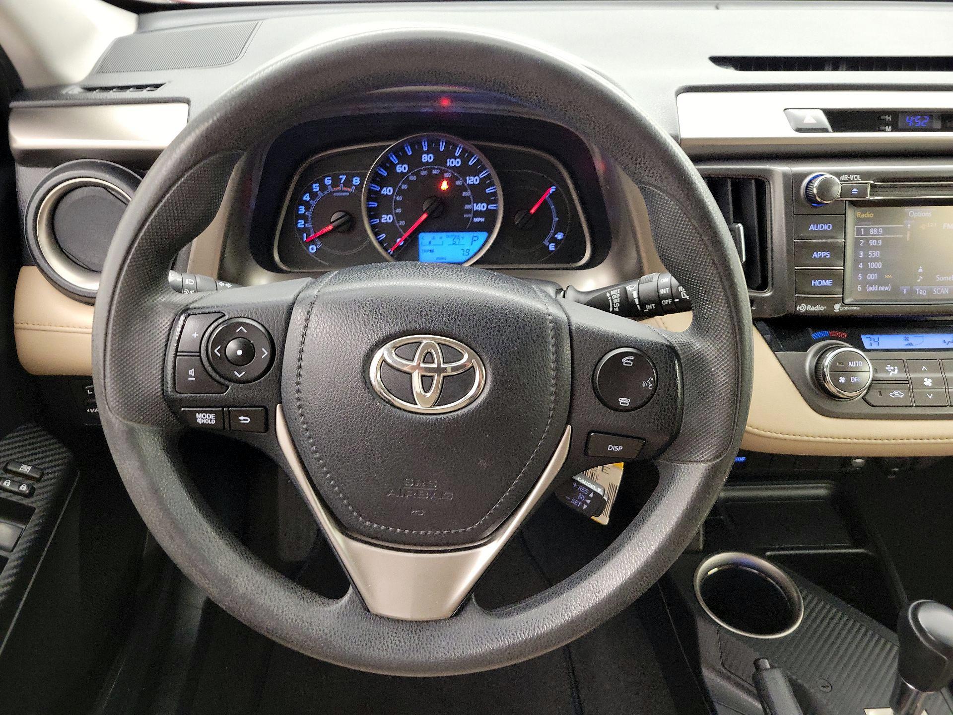 Thumbnail: 2015 Toyota RAV4 - 10
