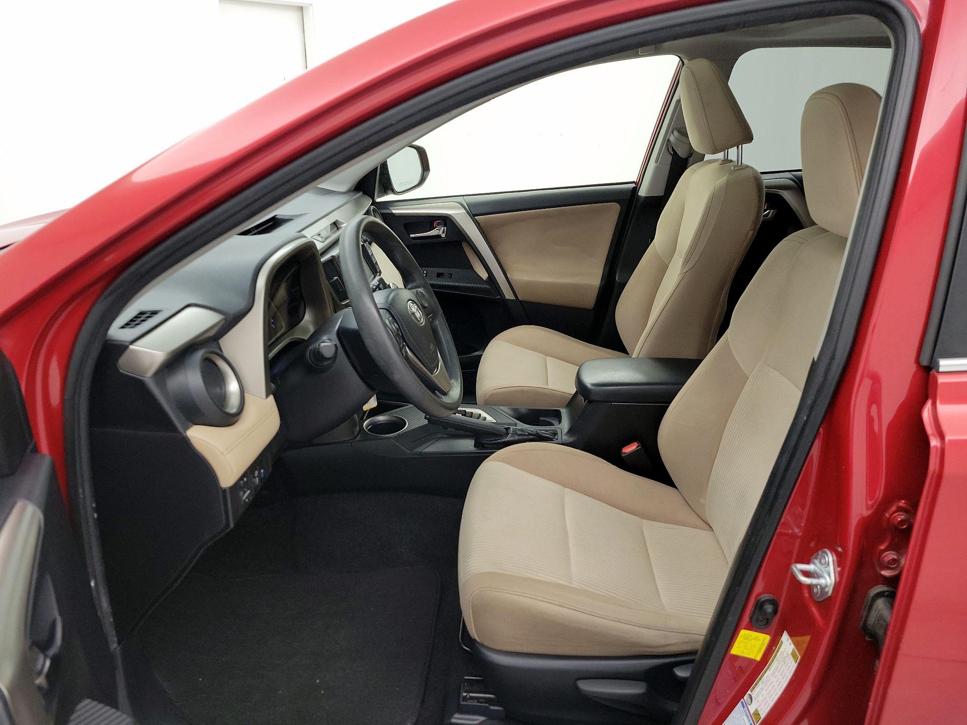 Thumbnail: 2015 Toyota RAV4 - 11