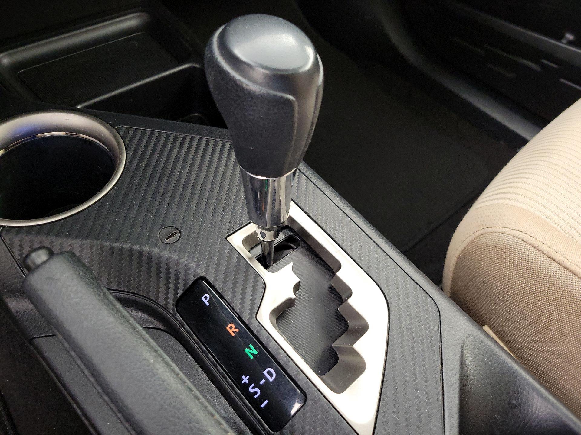 Thumbnail: 2015 Toyota RAV4 - 17