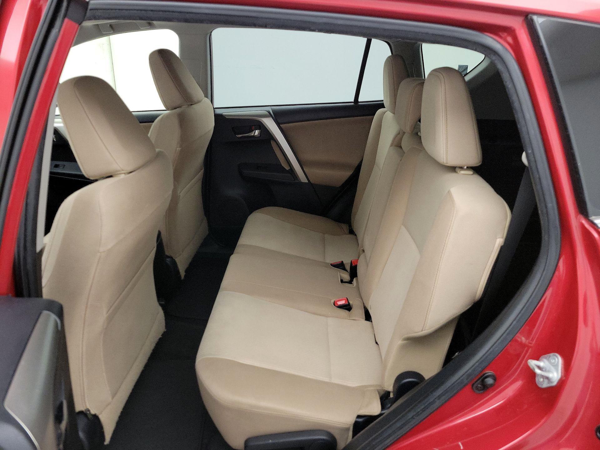 Thumbnail: 2015 Toyota RAV4 - 20