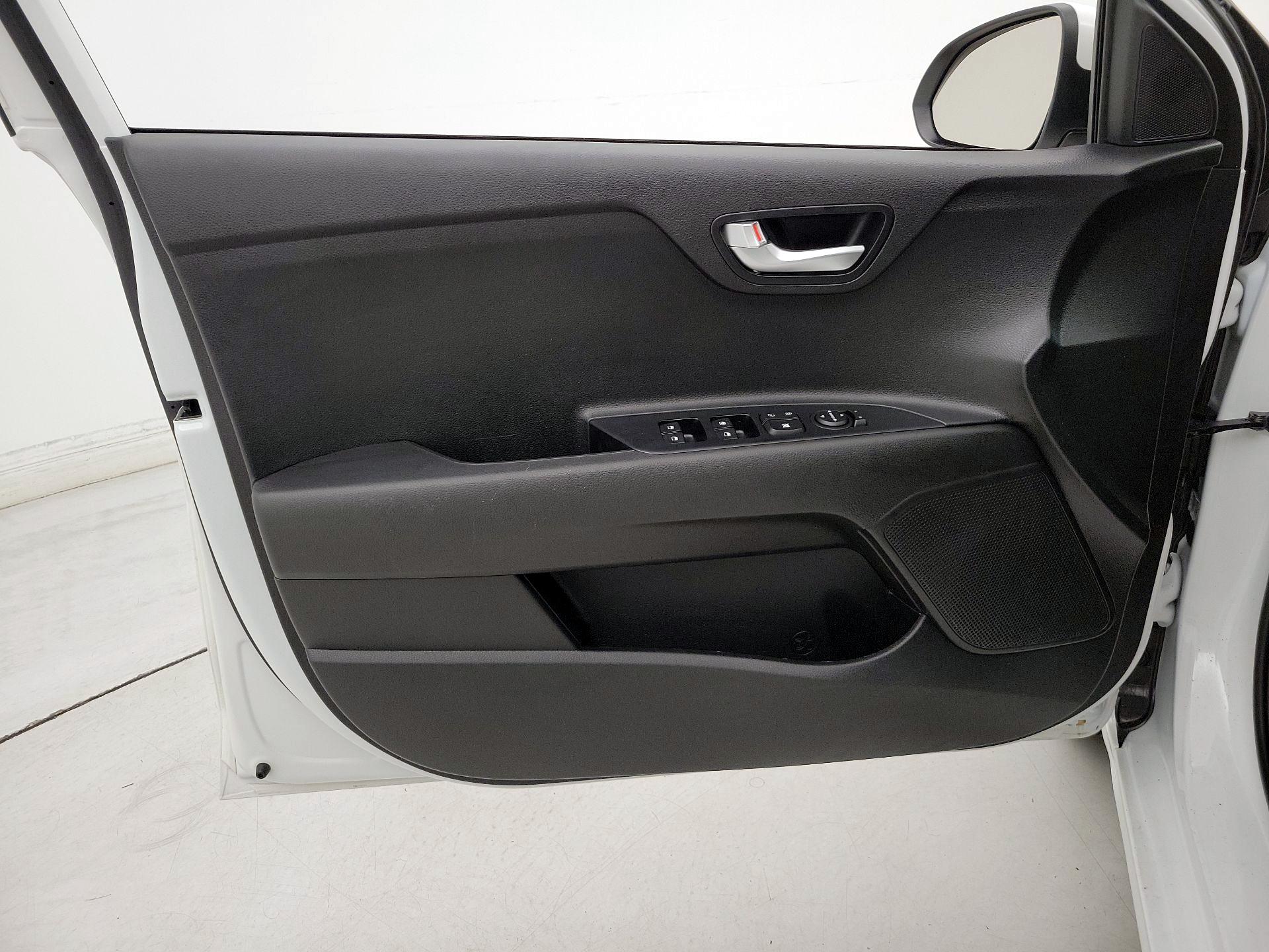 Thumbnail: 2023 Kia Rio - 12