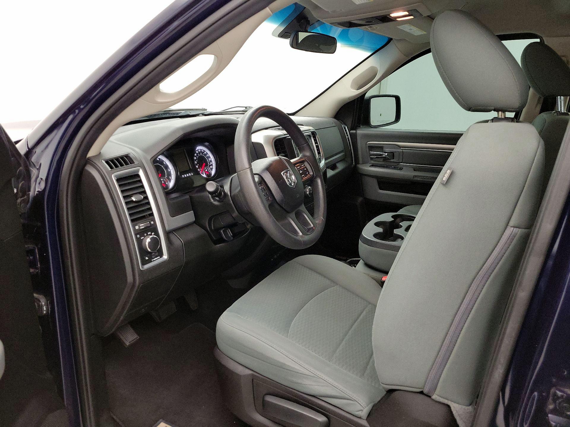 Thumbnail: 2019 RAM 1500 Classic - 11