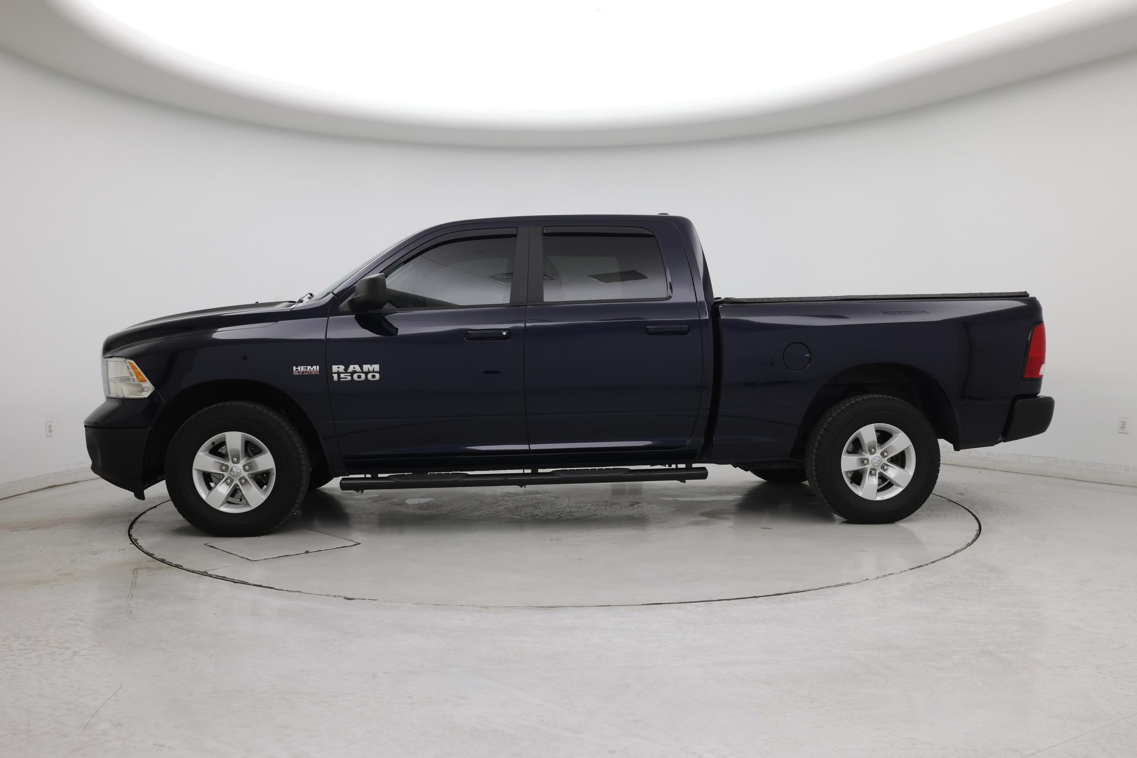 Thumbnail: 2019 RAM 1500 Classic - 3