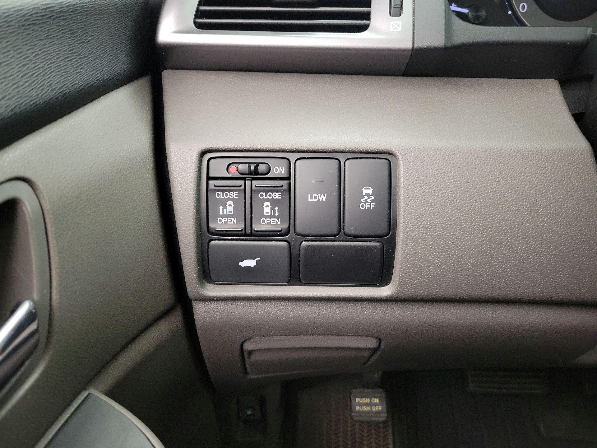 Thumbnail: 2014 Honda Odyssey - 13