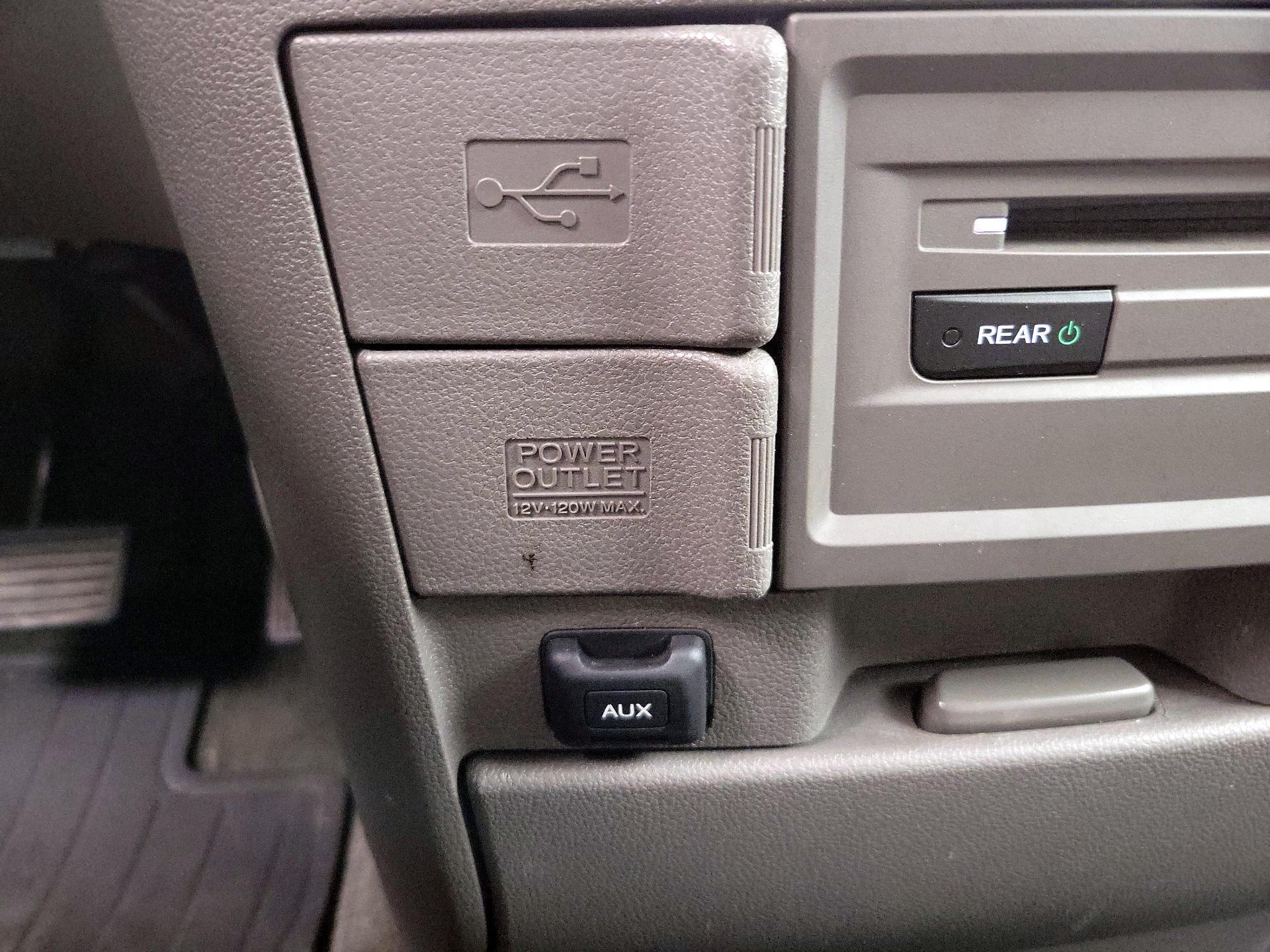 Thumbnail: 2014 Honda Odyssey - 18