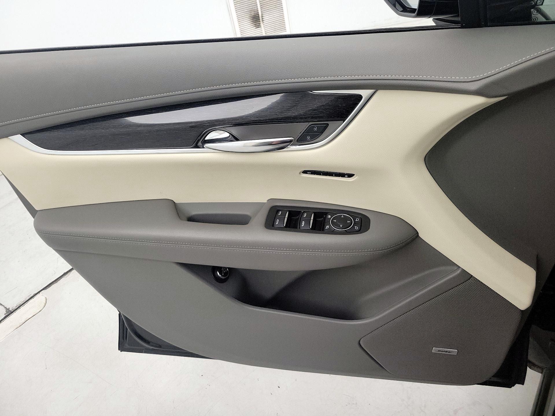 Thumbnail: 2021 Cadillac XT6 - 12