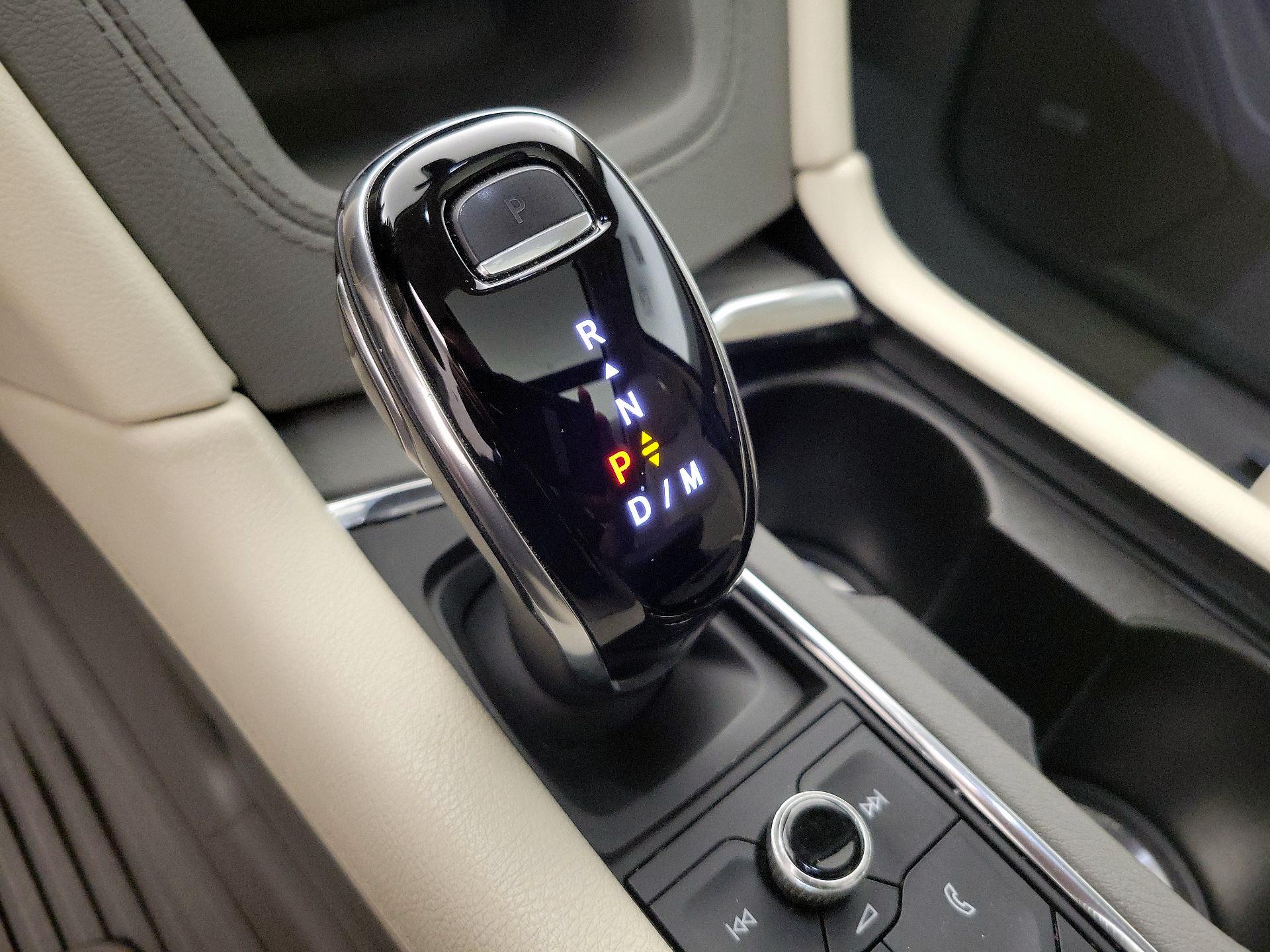 Thumbnail: 2021 Cadillac XT6 - 17