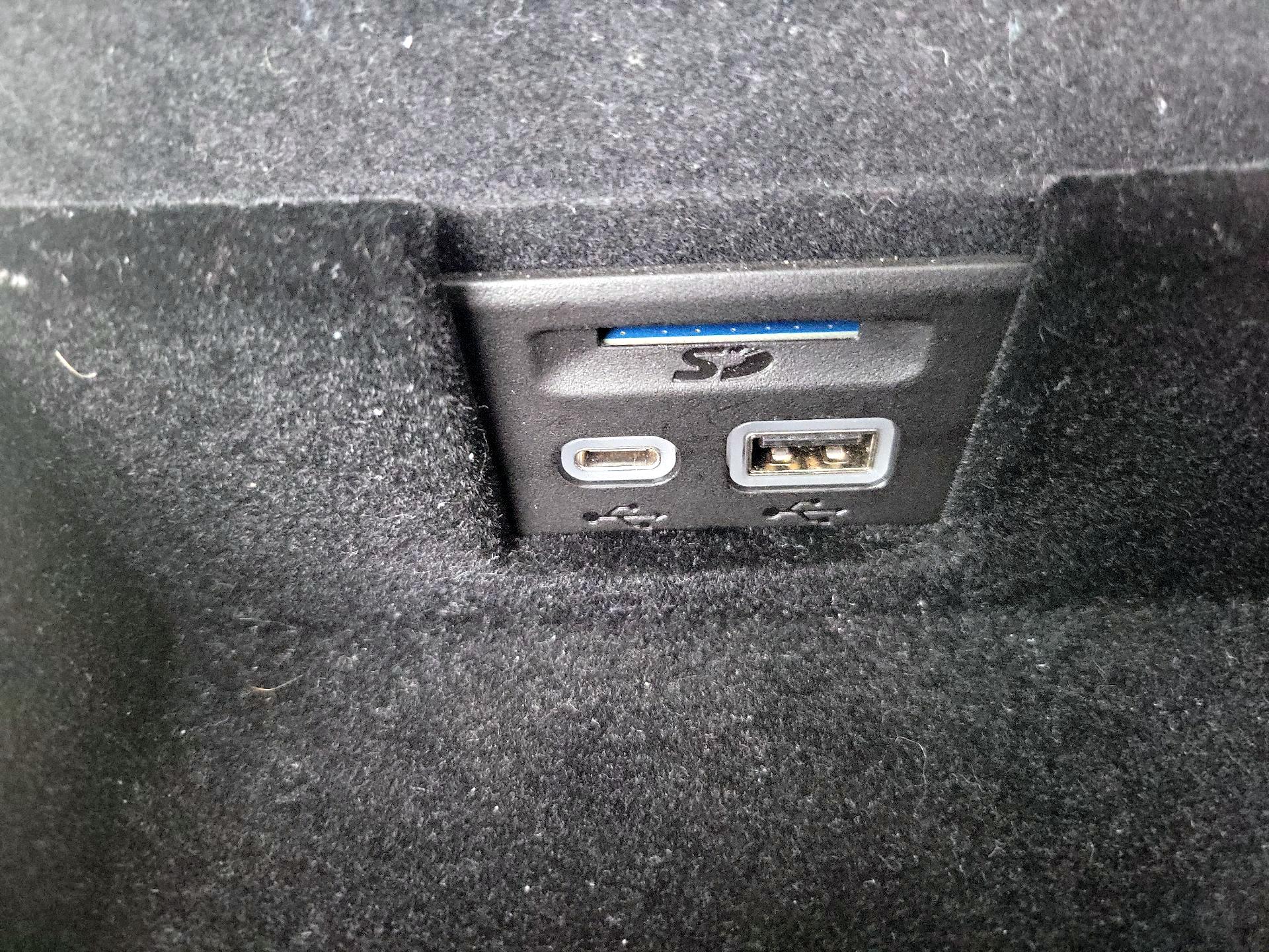 Thumbnail: 2021 Cadillac XT6 - 18