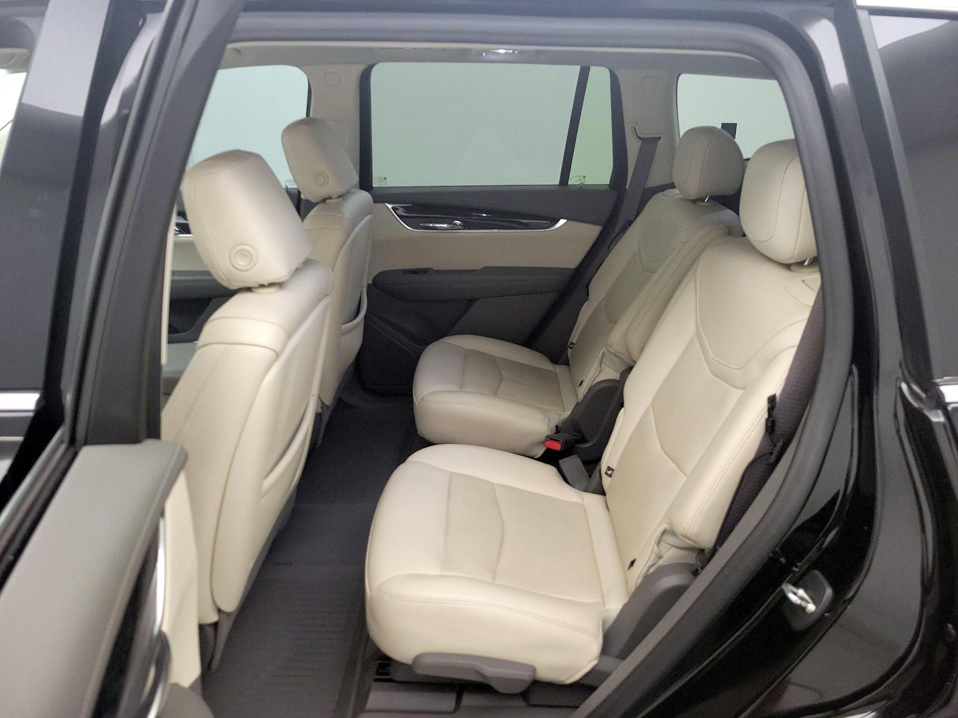 Thumbnail: 2021 Cadillac XT6 - 20