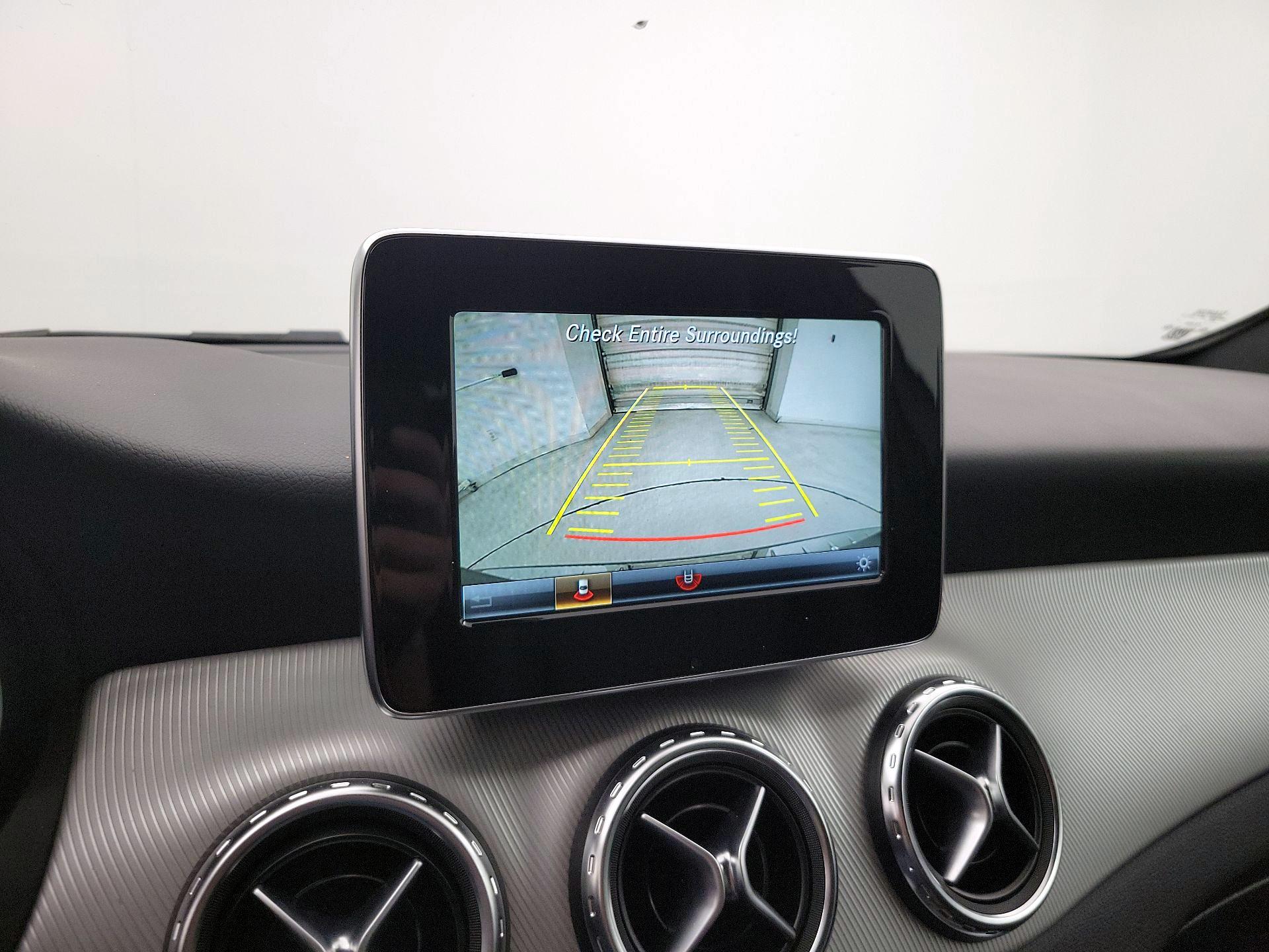 Thumbnail: 2017 Mercedes-Benz GLA - 14