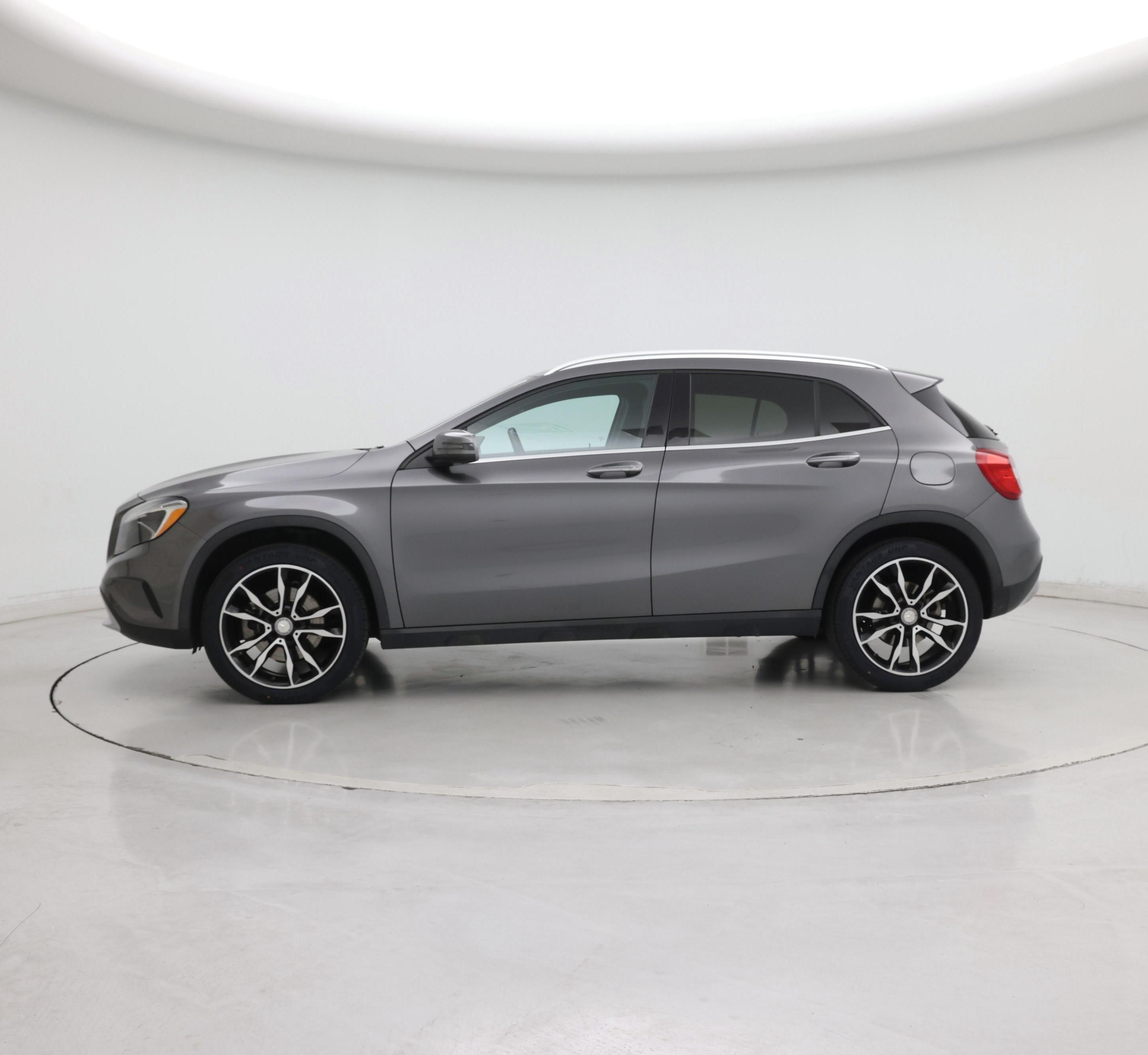 Thumbnail: 2017 Mercedes-Benz GLA - 3