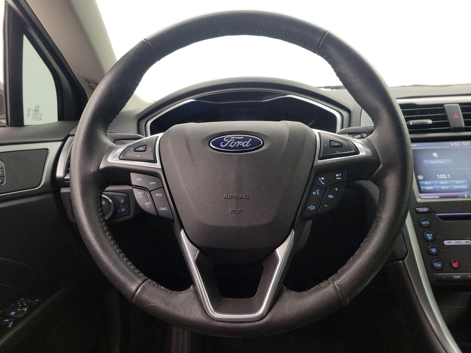 Thumbnail: 2016 Ford Fusion - 10