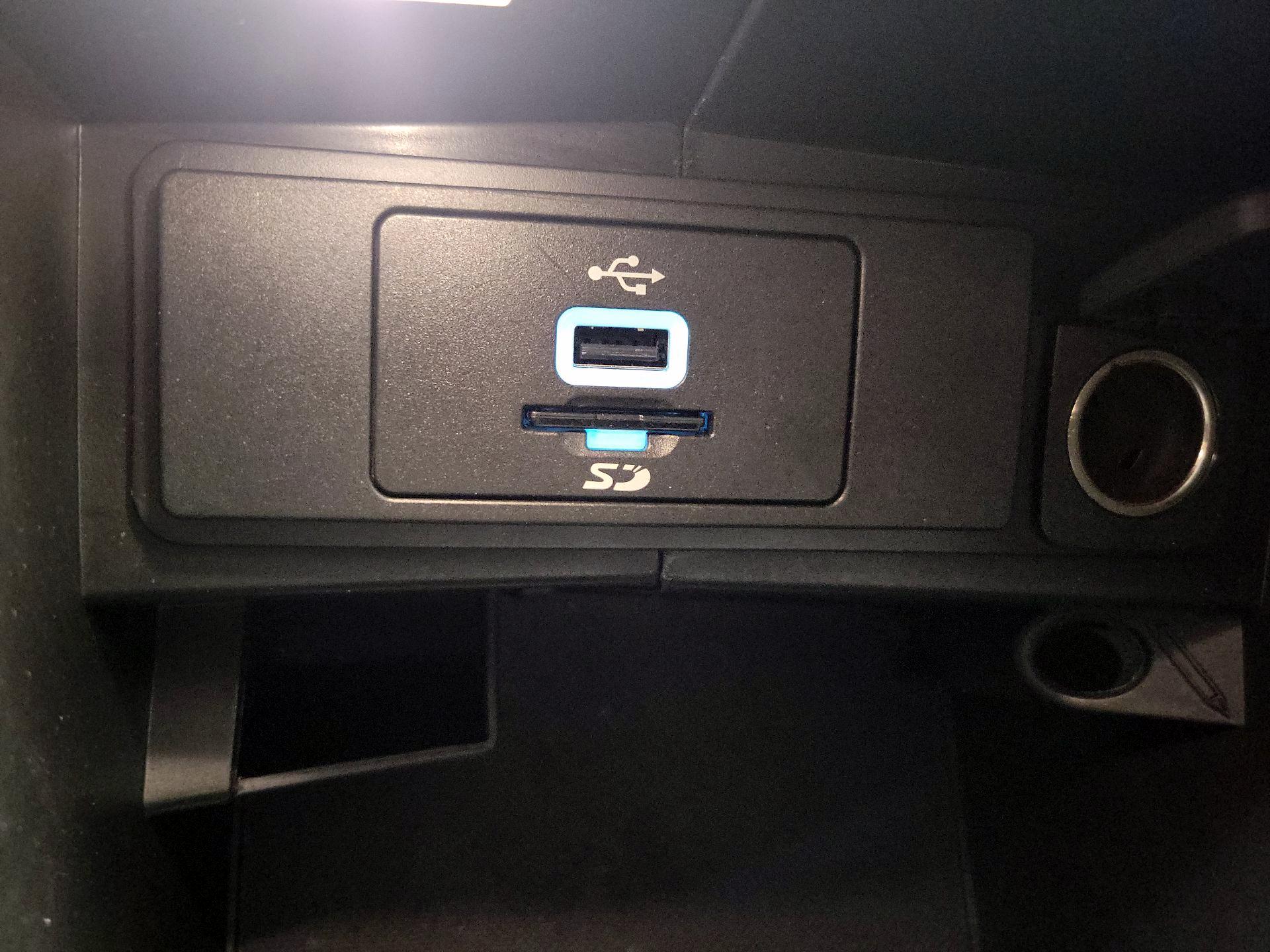 Thumbnail: 2016 Ford Fusion - 18