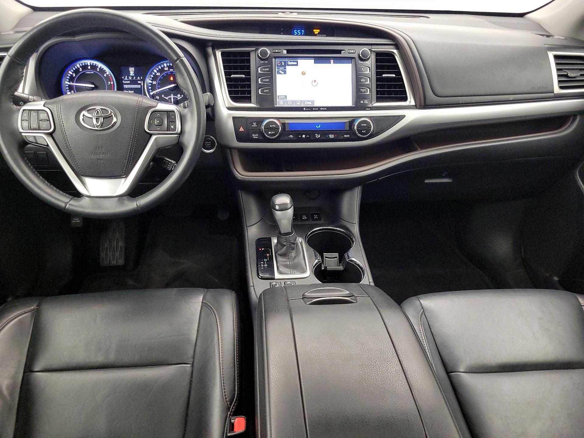 Thumbnail: 2016 Toyota Highlander - 9