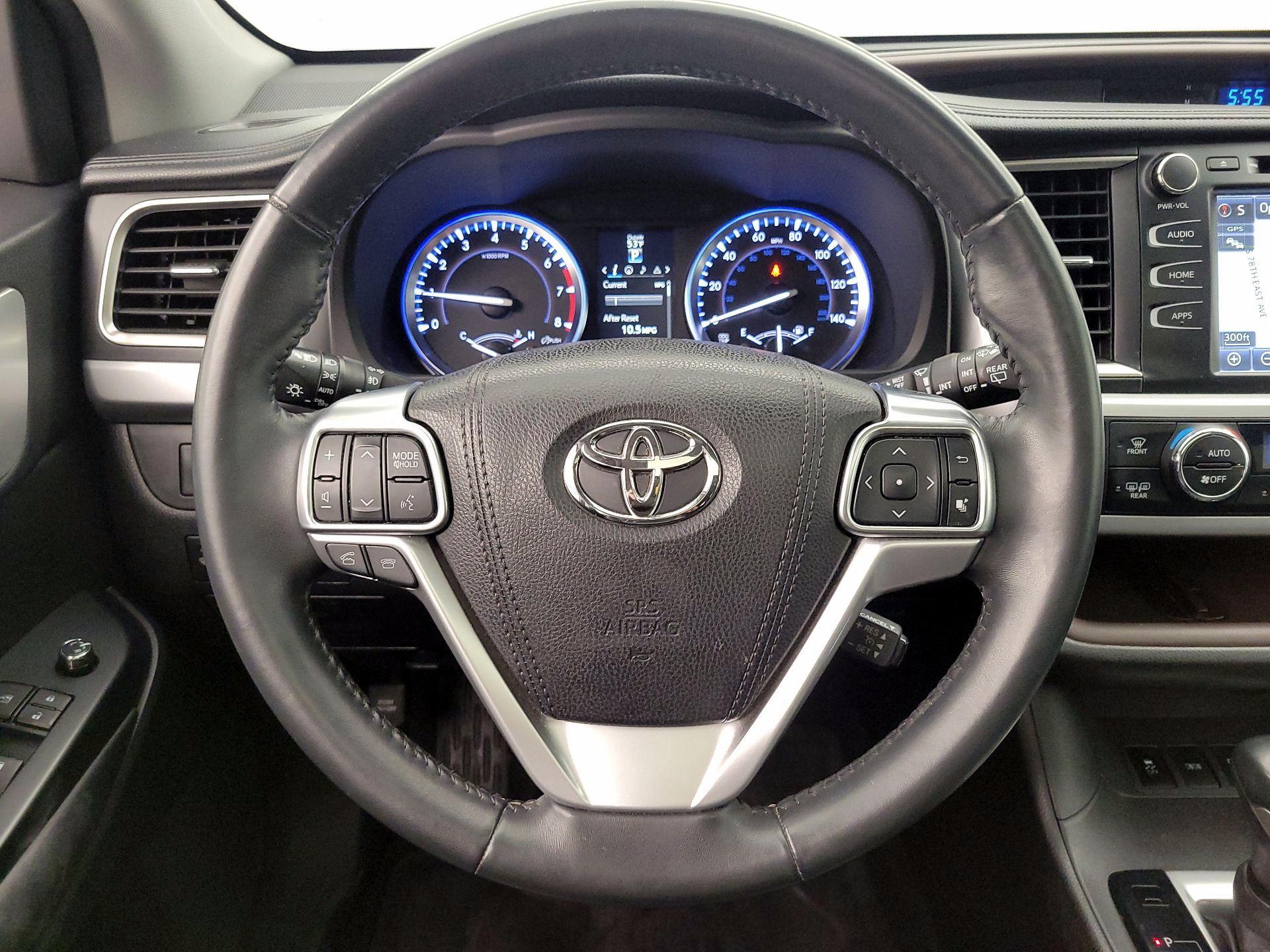 Thumbnail: 2016 Toyota Highlander - 10