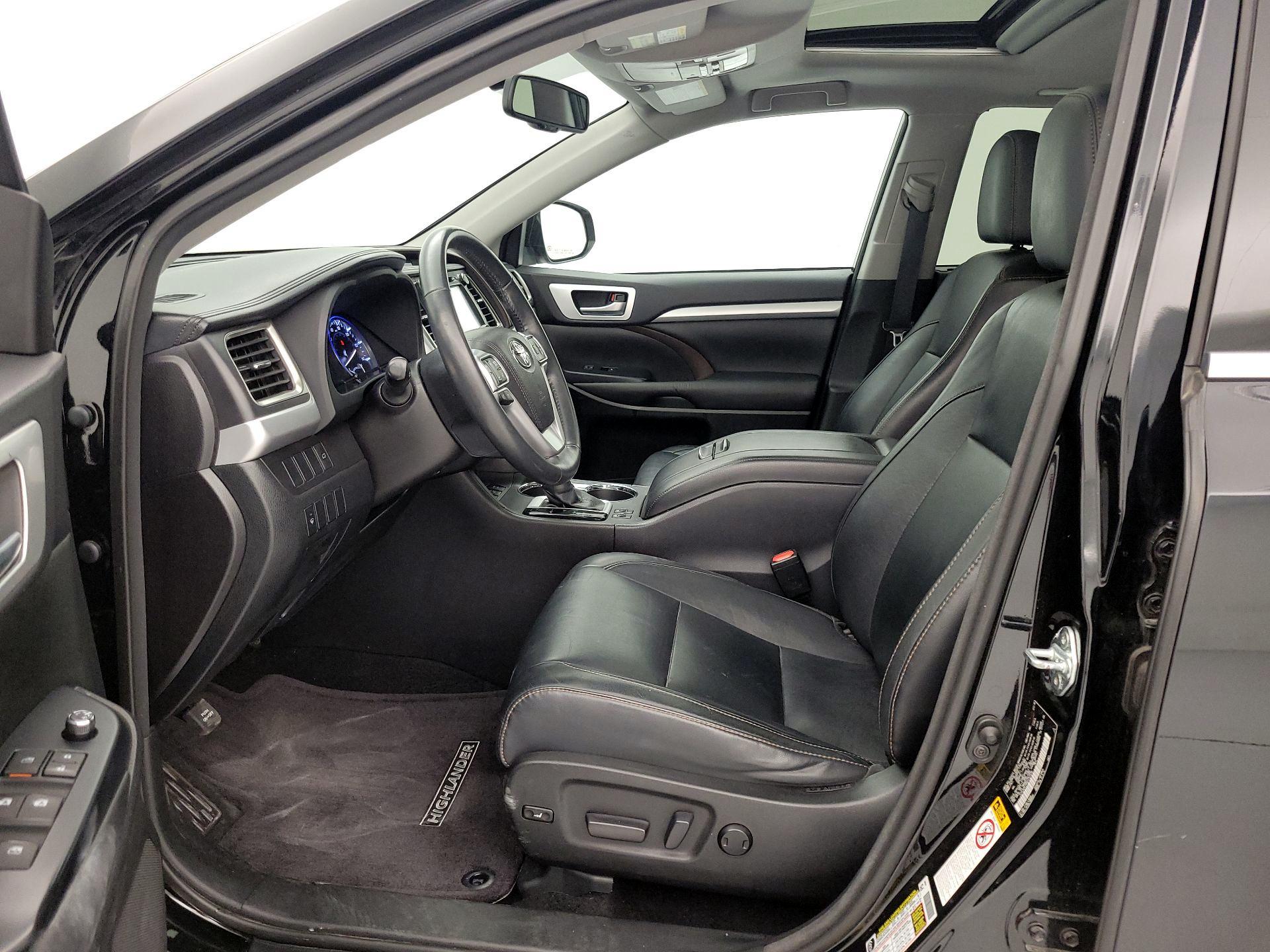 Thumbnail: 2016 Toyota Highlander - 11