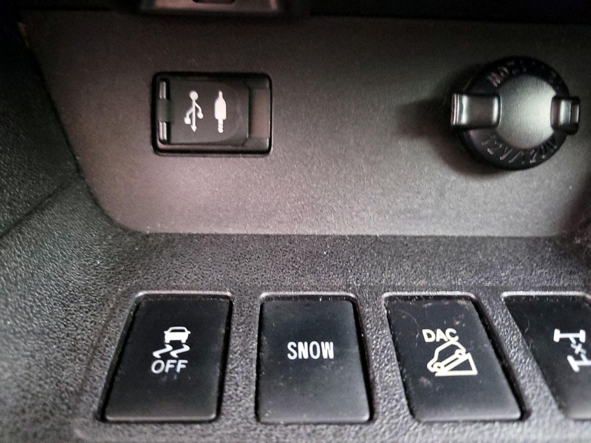 Thumbnail: 2016 Toyota Highlander - 19