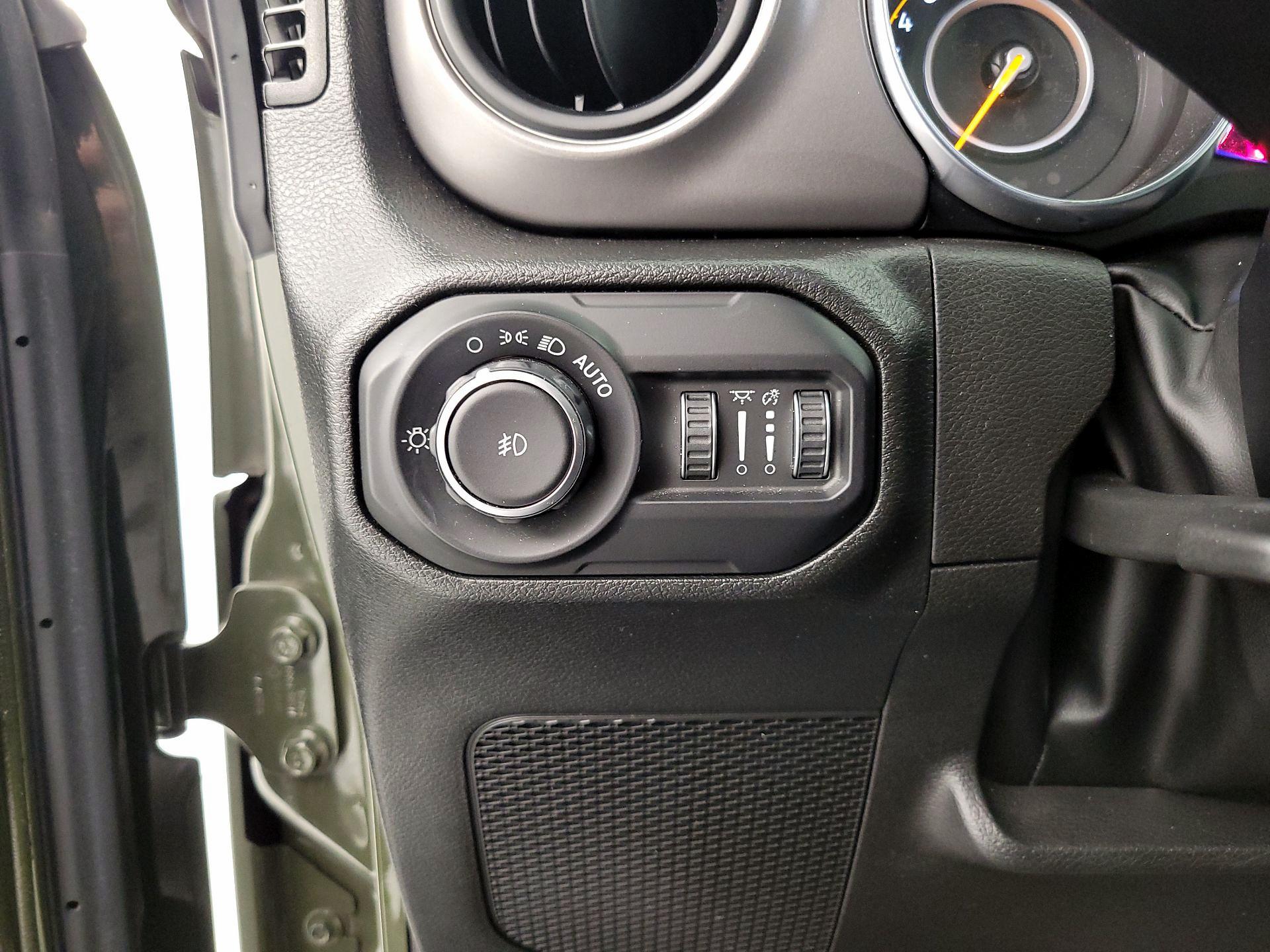 Thumbnail: 2022 Jeep Wrangler - 13