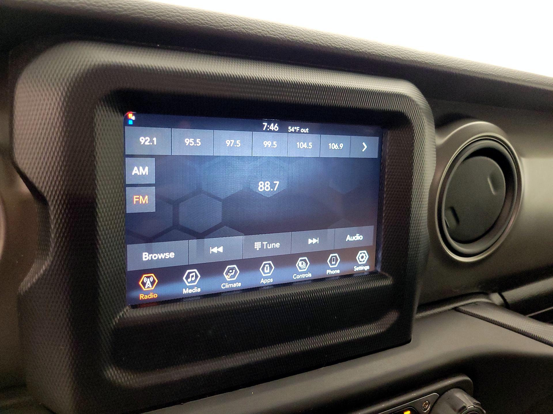 Thumbnail: 2022 Jeep Wrangler - 15