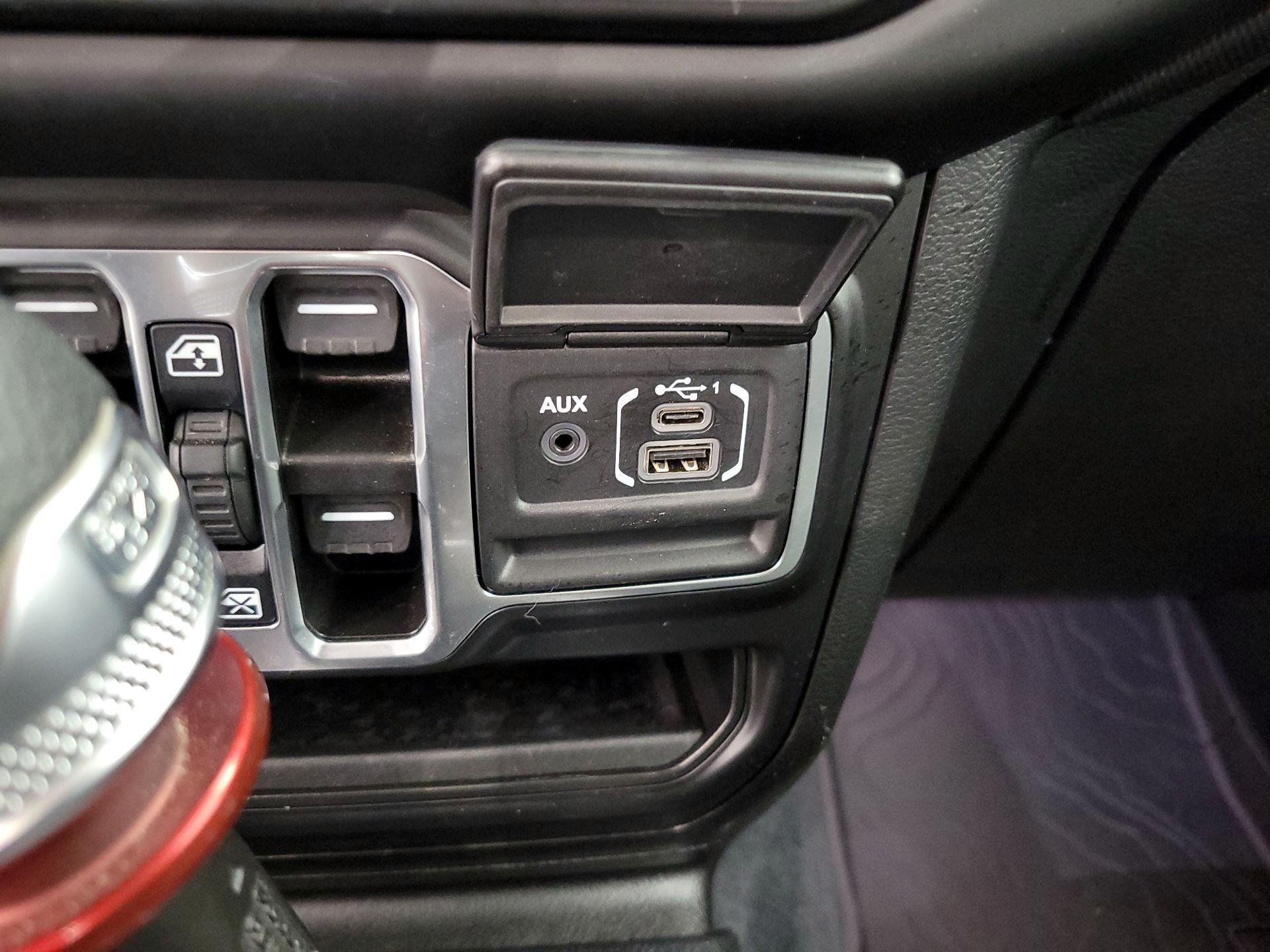 Thumbnail: 2022 Jeep Wrangler - 18