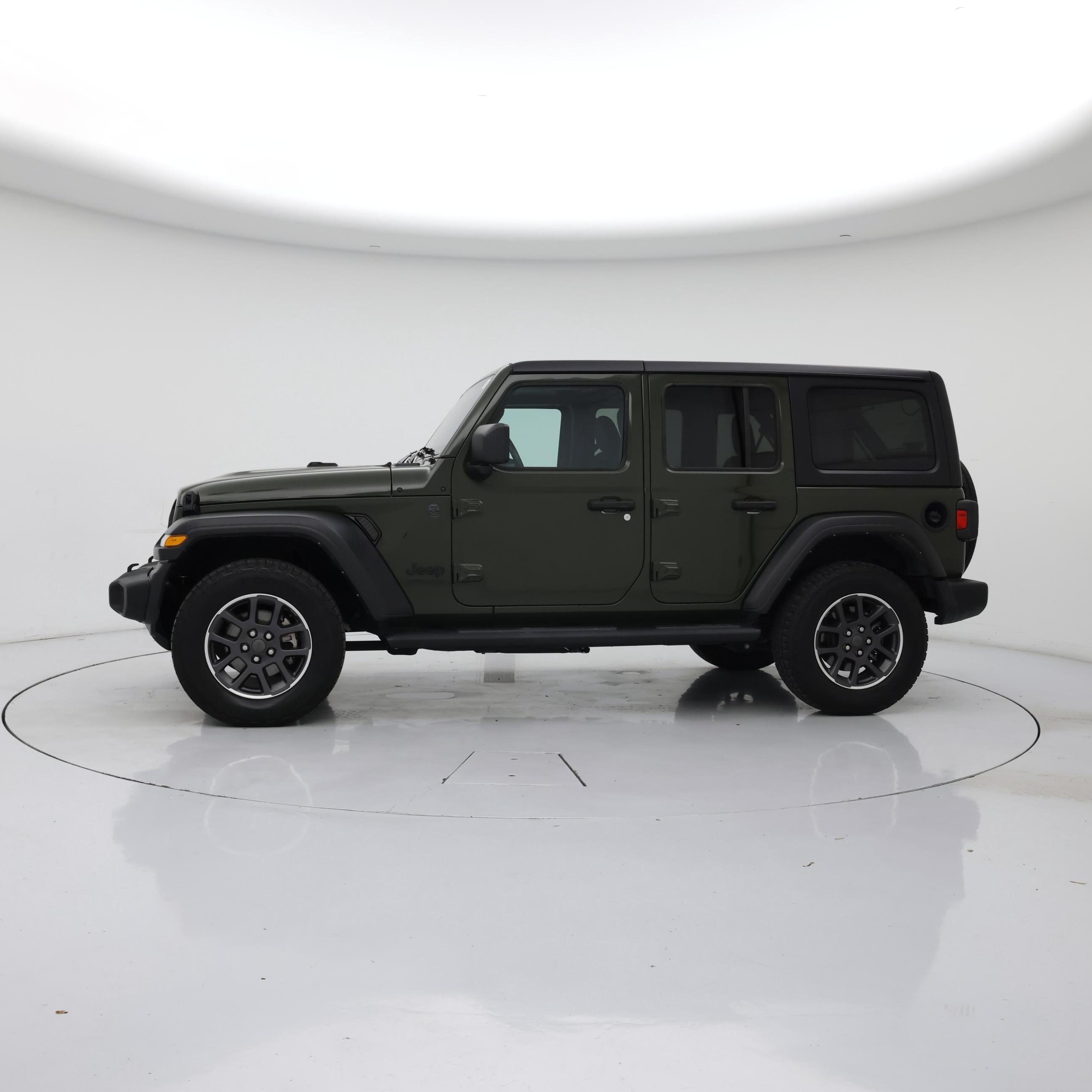 Thumbnail: 2022 Jeep Wrangler - 3