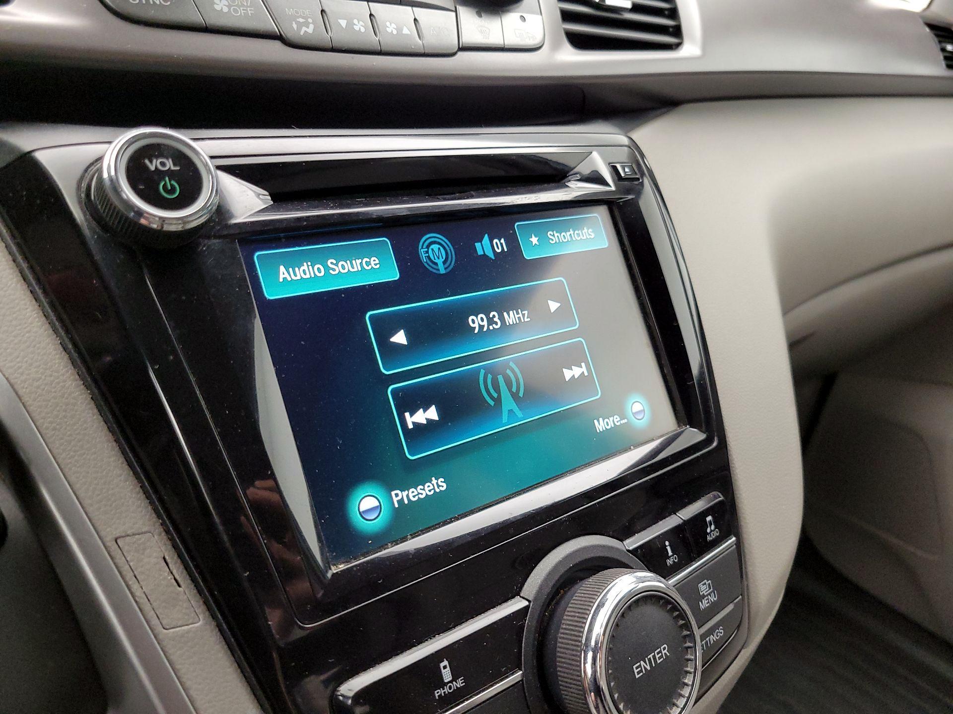 Thumbnail: 2017 Honda Odyssey - 15