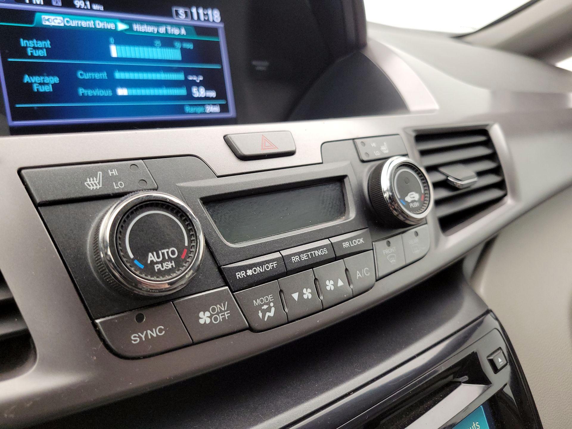 Thumbnail: 2017 Honda Odyssey - 16