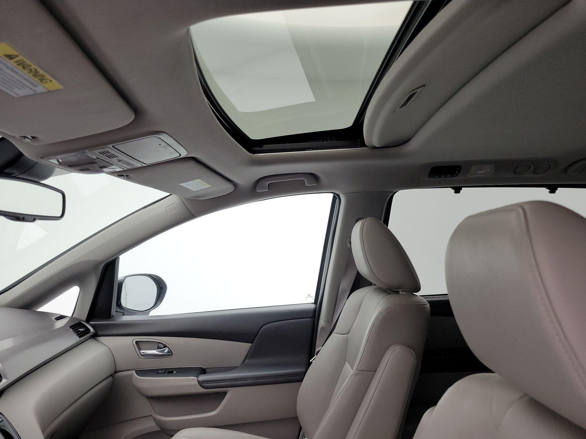 Thumbnail: 2017 Honda Odyssey - 19