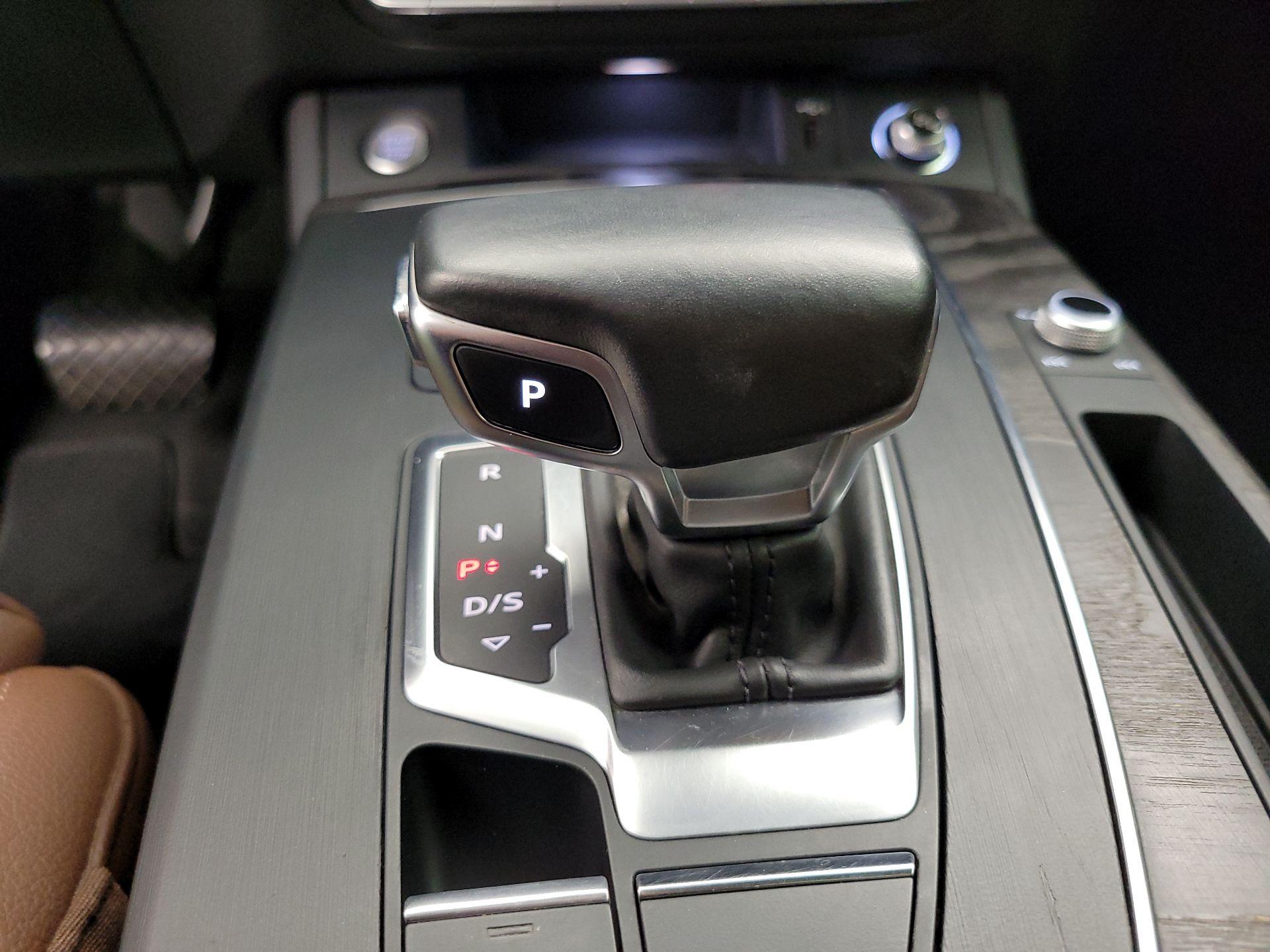 Thumbnail: 2020 Audi Q5 - 18