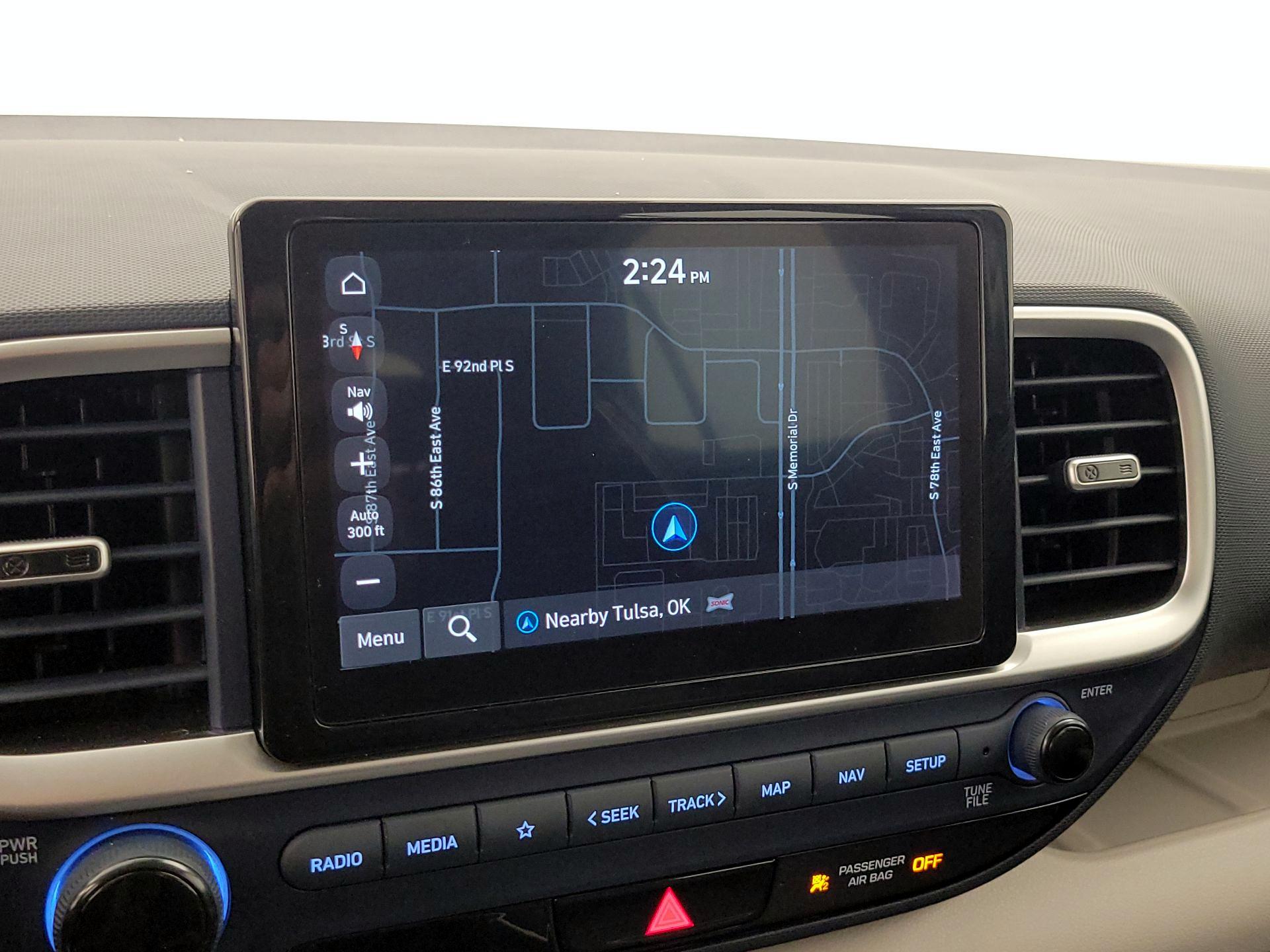 Thumbnail: 2023 Hyundai Venue - 14