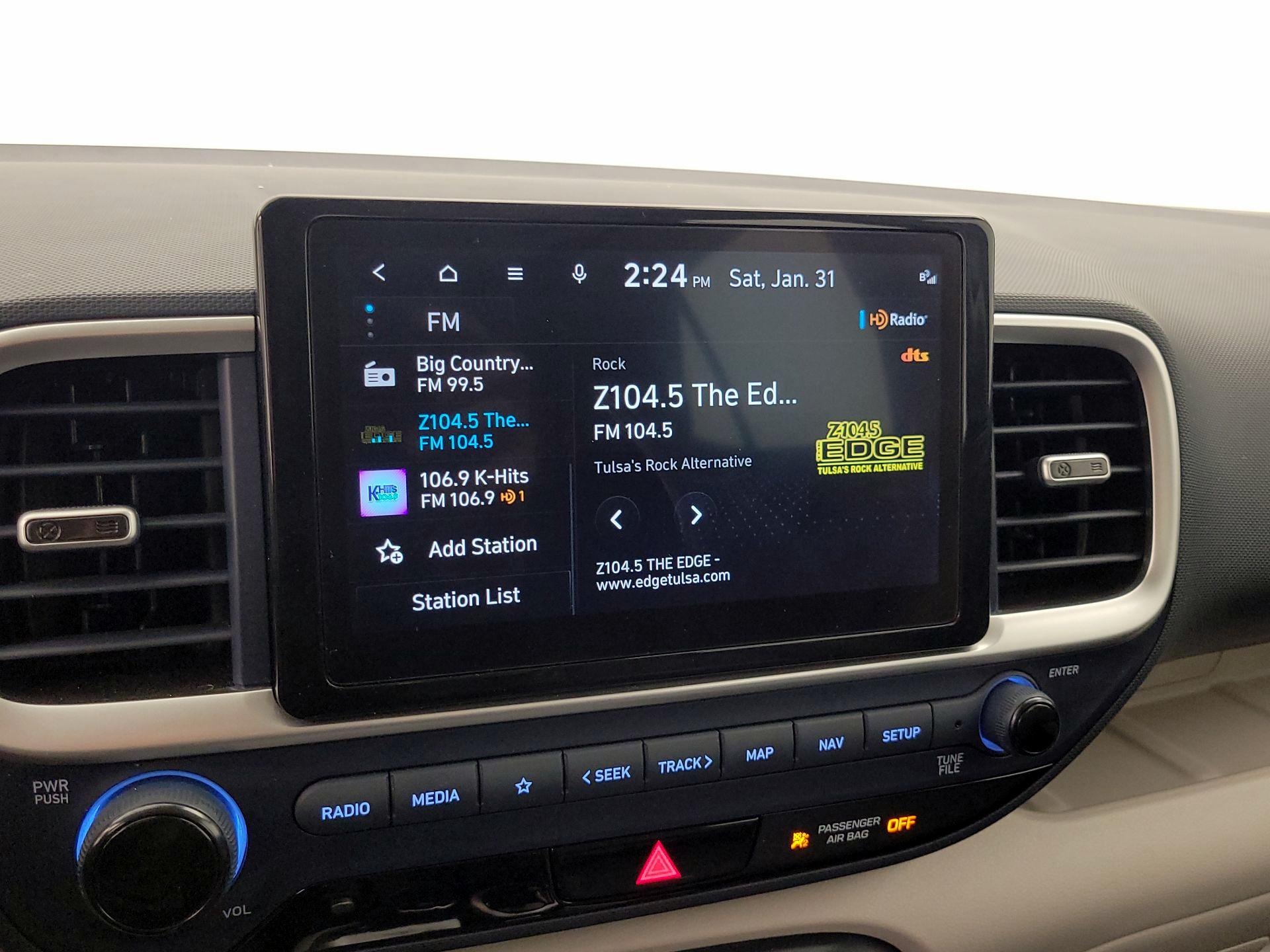 Thumbnail: 2023 Hyundai Venue - 16