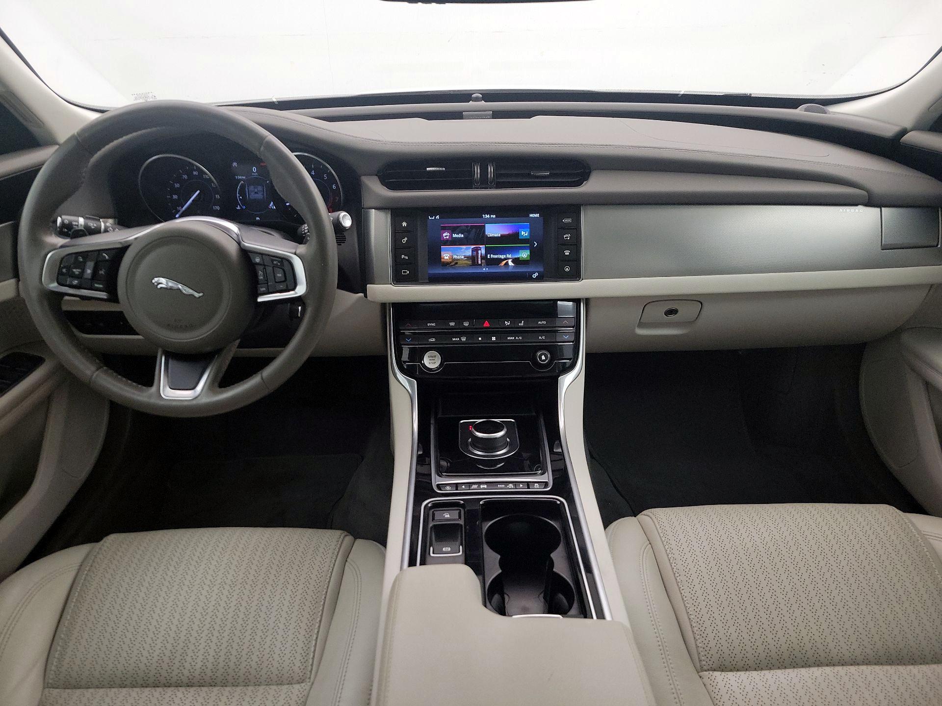 Thumbnail: 2018 Jaguar XF - 9