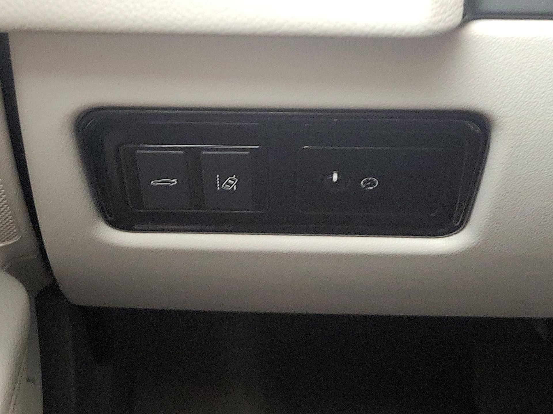 Thumbnail: 2018 Jaguar XF - 13