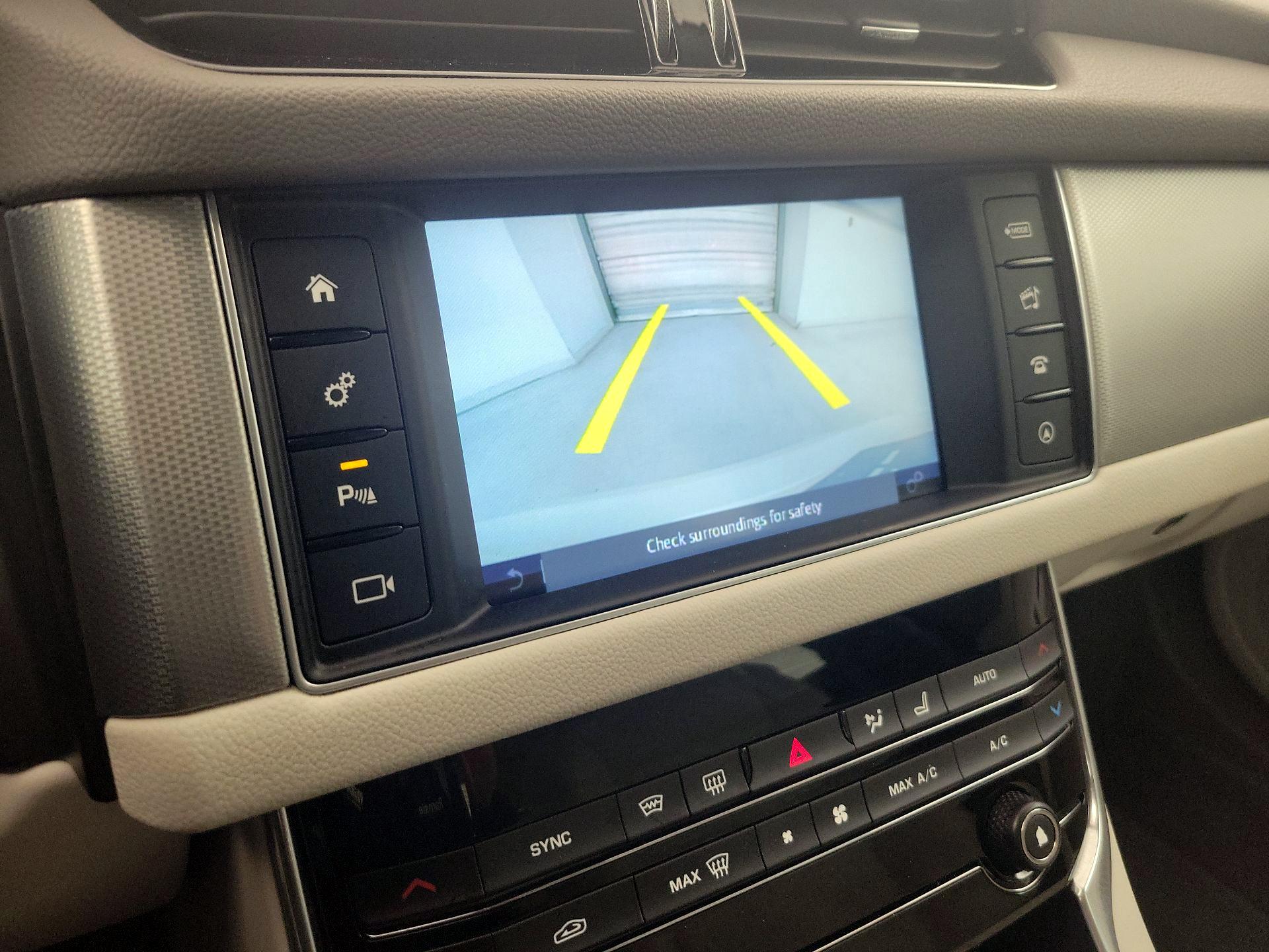 Thumbnail: 2018 Jaguar XF - 15