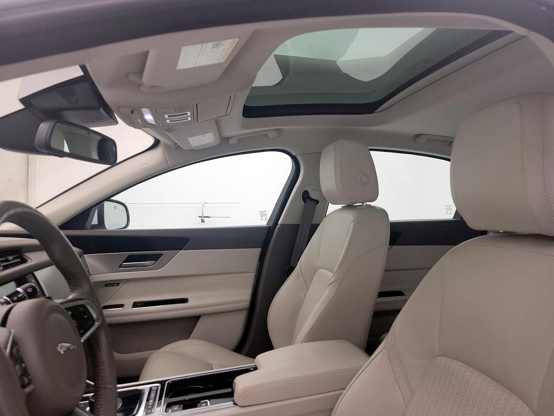 Thumbnail: 2018 Jaguar XF - 20