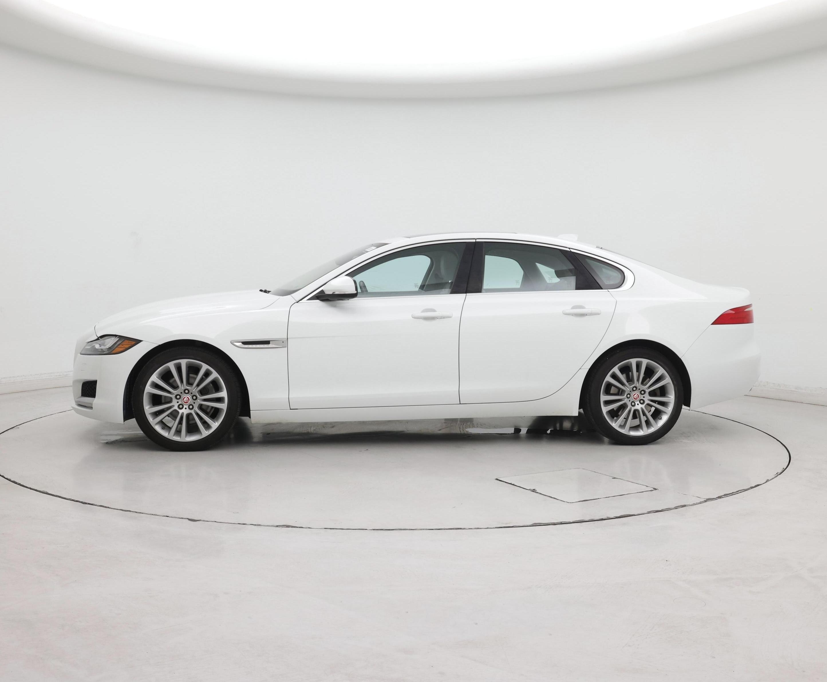 Thumbnail: 2018 Jaguar XF - 3