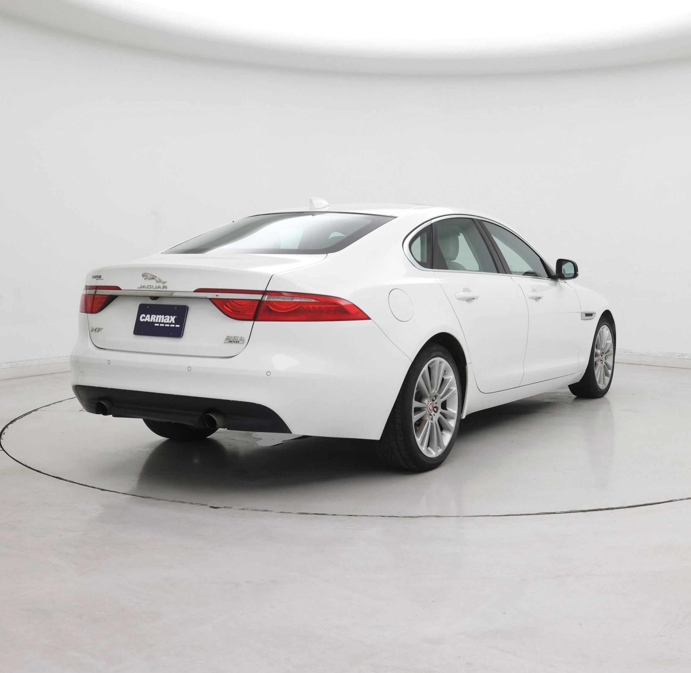 Thumbnail: 2018 Jaguar XF - 8