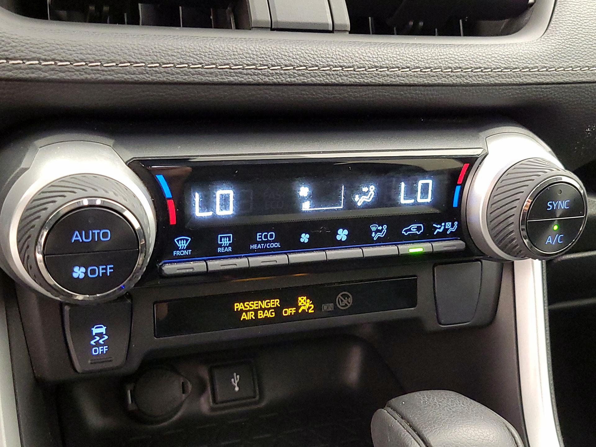 Thumbnail: 2022 Toyota RAV4 - 16