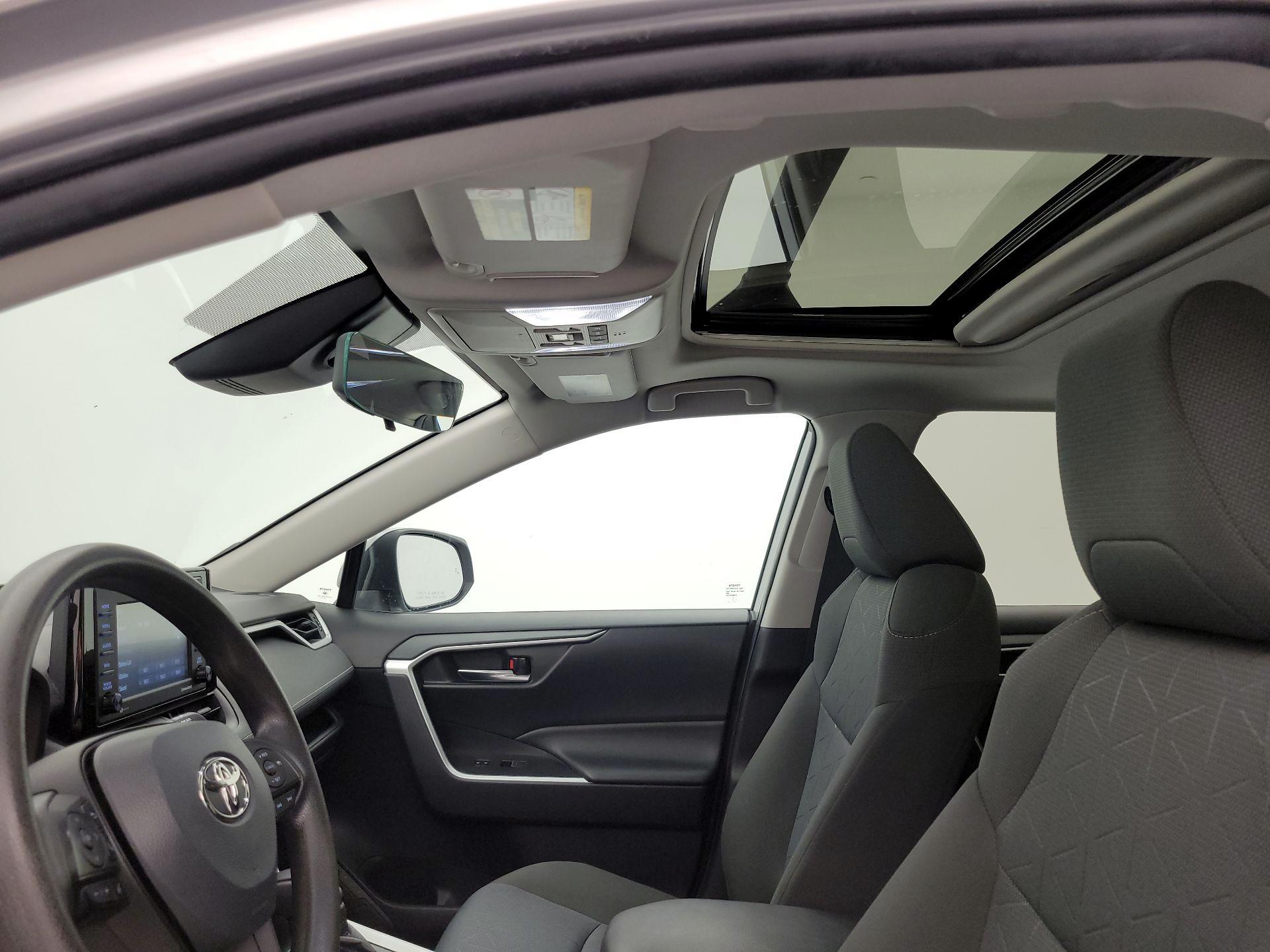 Thumbnail: 2022 Toyota RAV4 - 19