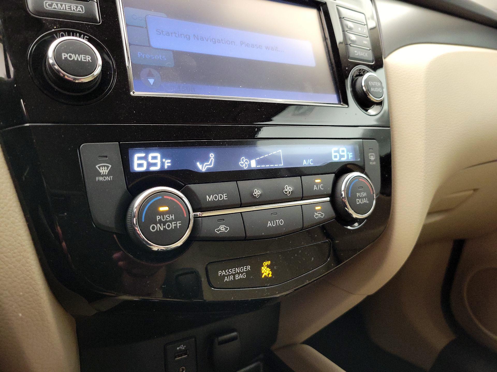 Thumbnail: 2016 Nissan Rogue - 17