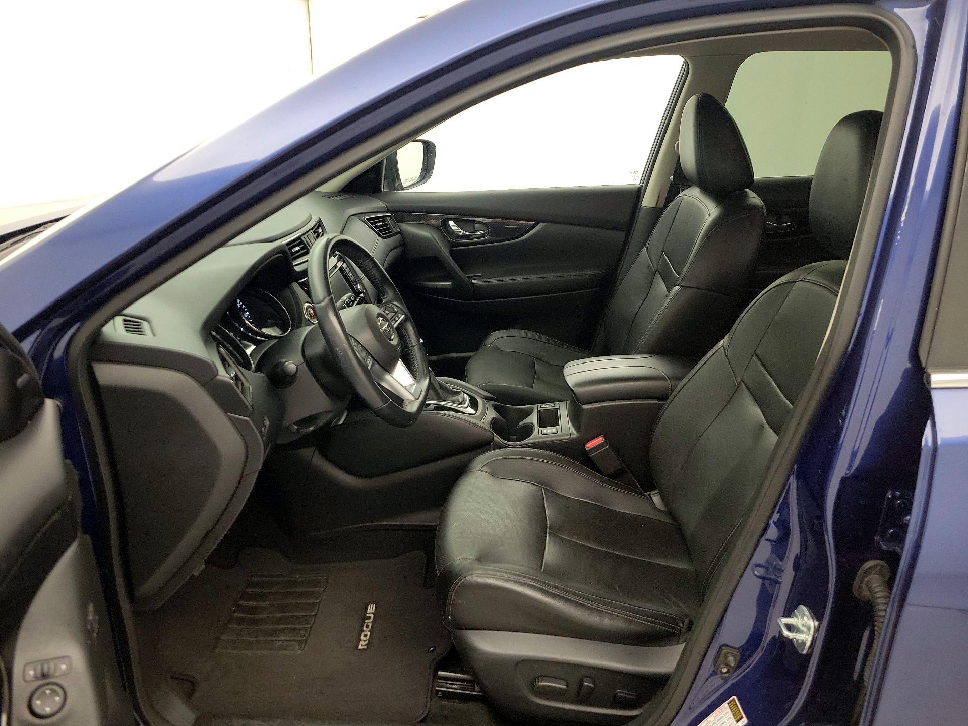 Thumbnail: 2018 Nissan Rogue - 11