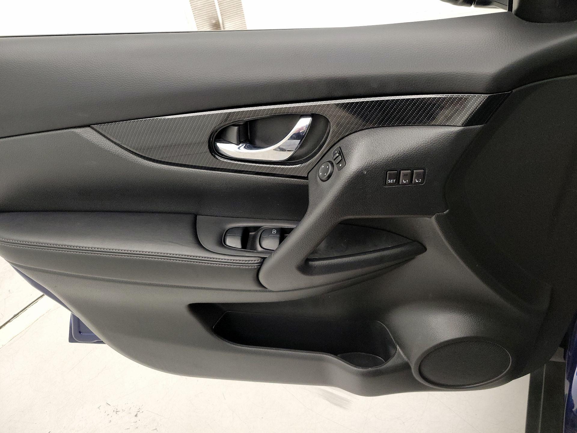 Thumbnail: 2018 Nissan Rogue - 12