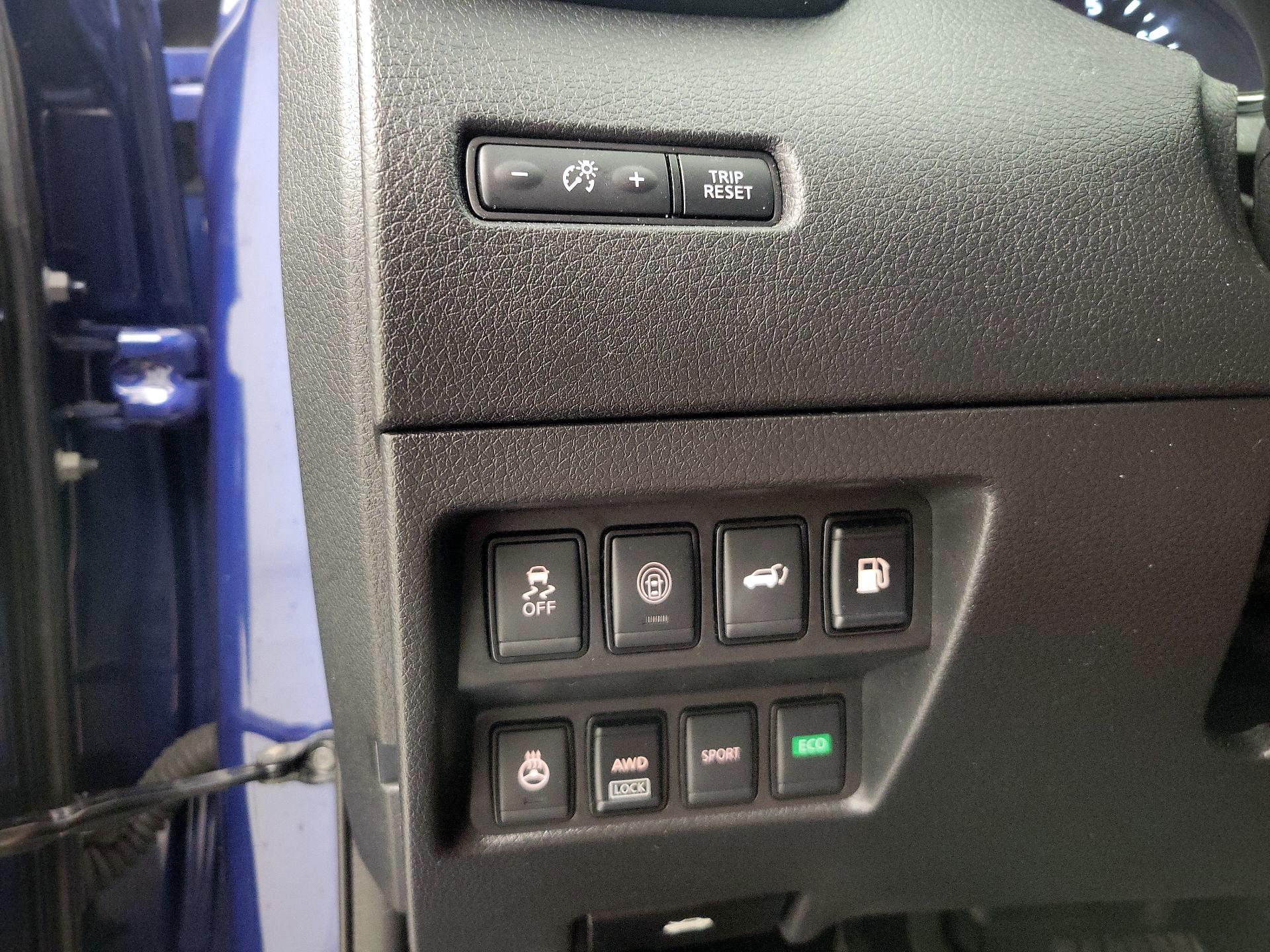 Thumbnail: 2018 Nissan Rogue - 13