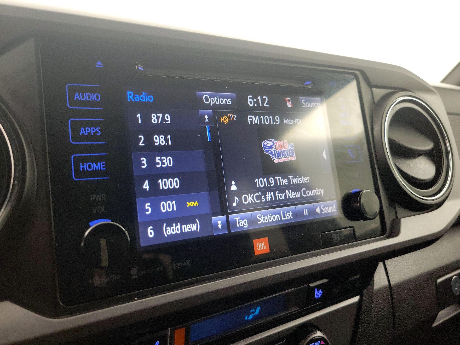 Thumbnail: 2017 Toyota Tacoma - 15