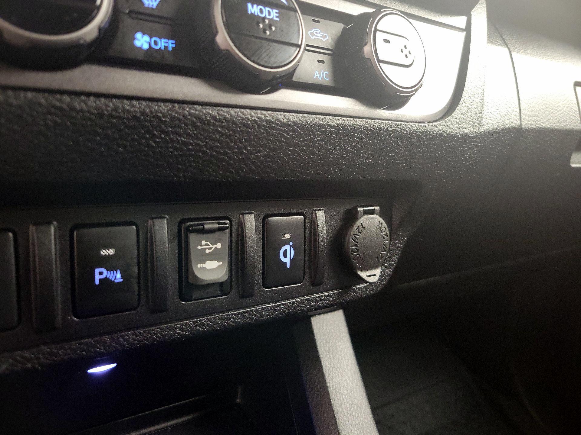 Thumbnail: 2017 Toyota Tacoma - 18