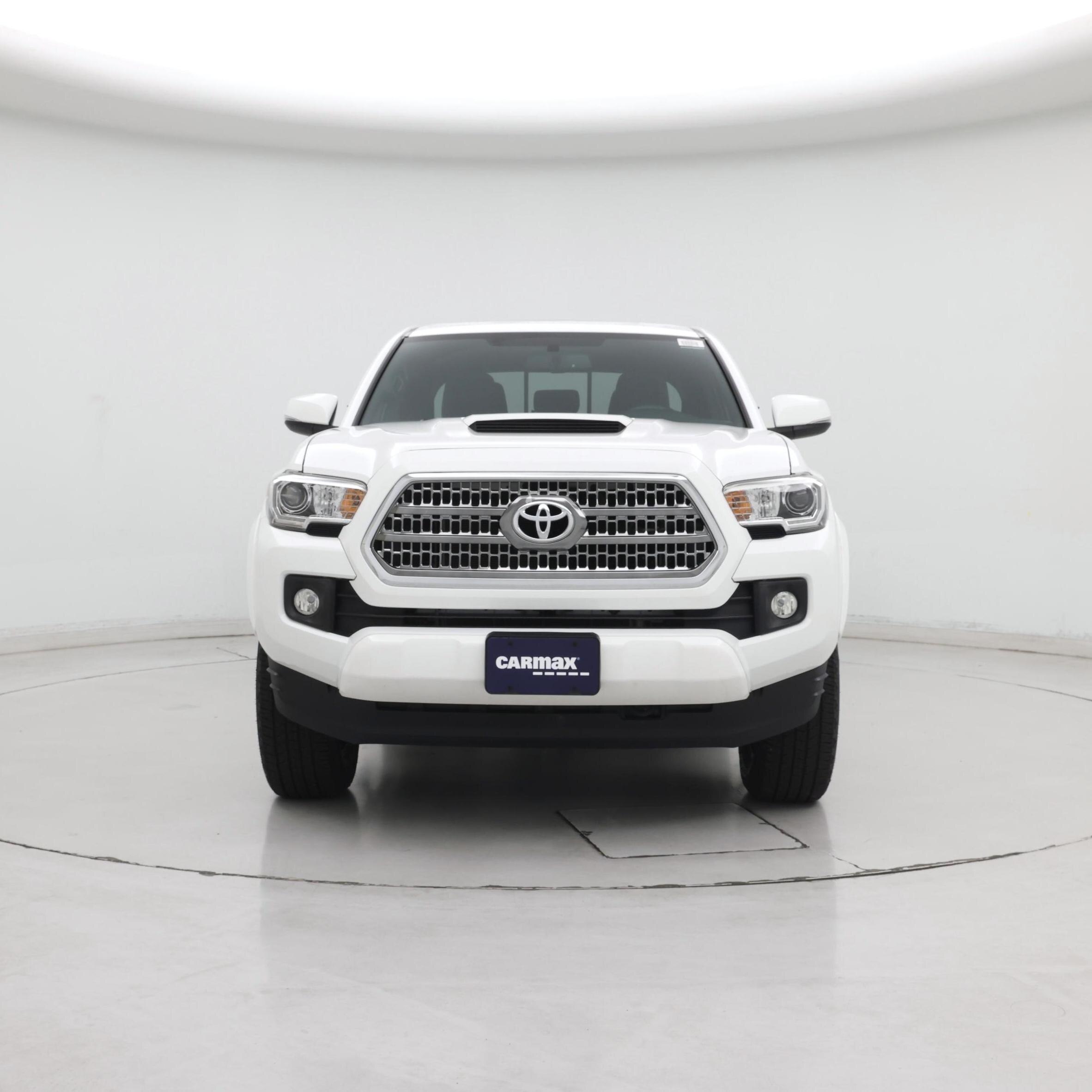 Thumbnail: 2017 Toyota Tacoma - 5